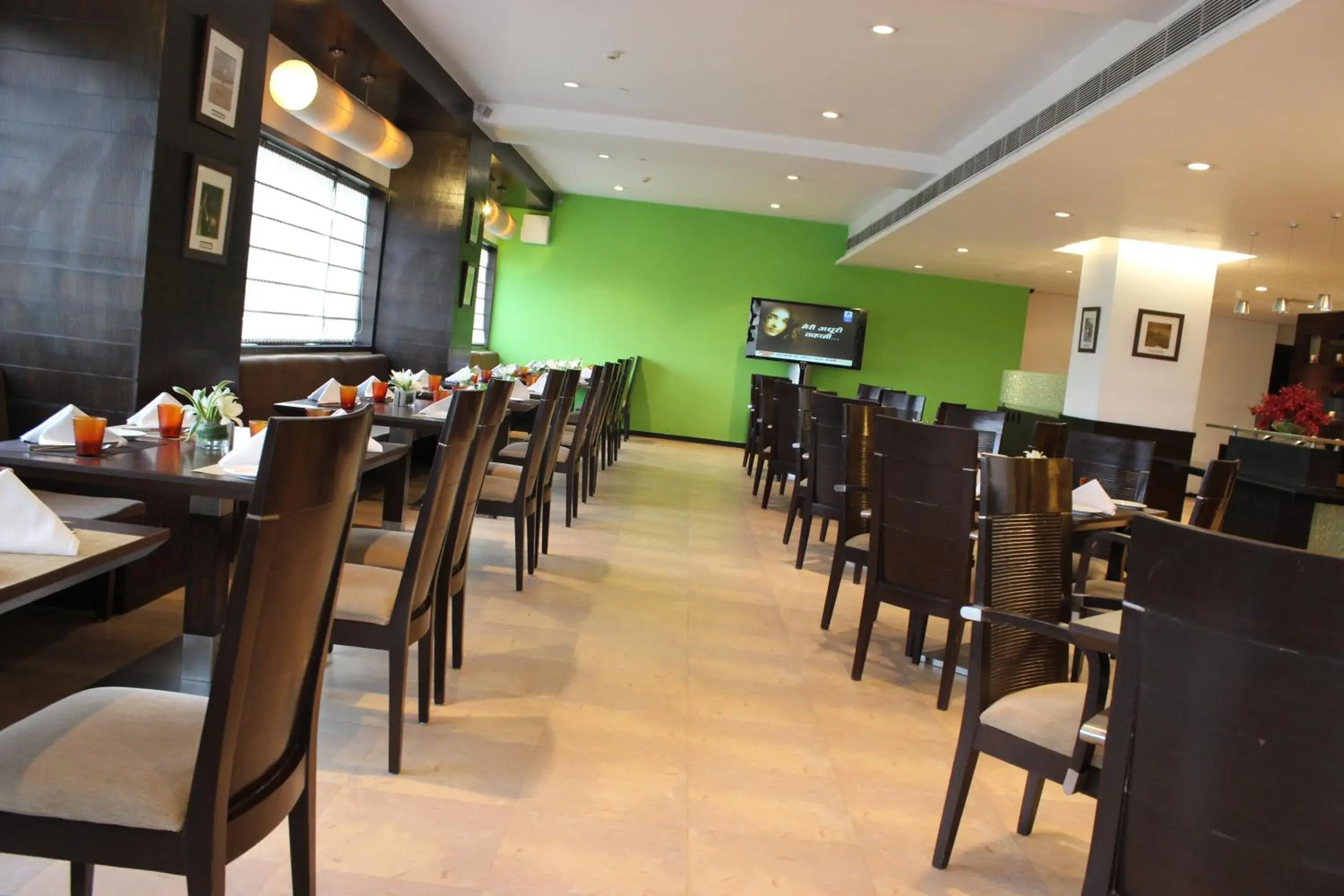 Restaurant/Places to Eat in The Hans, New Delhi