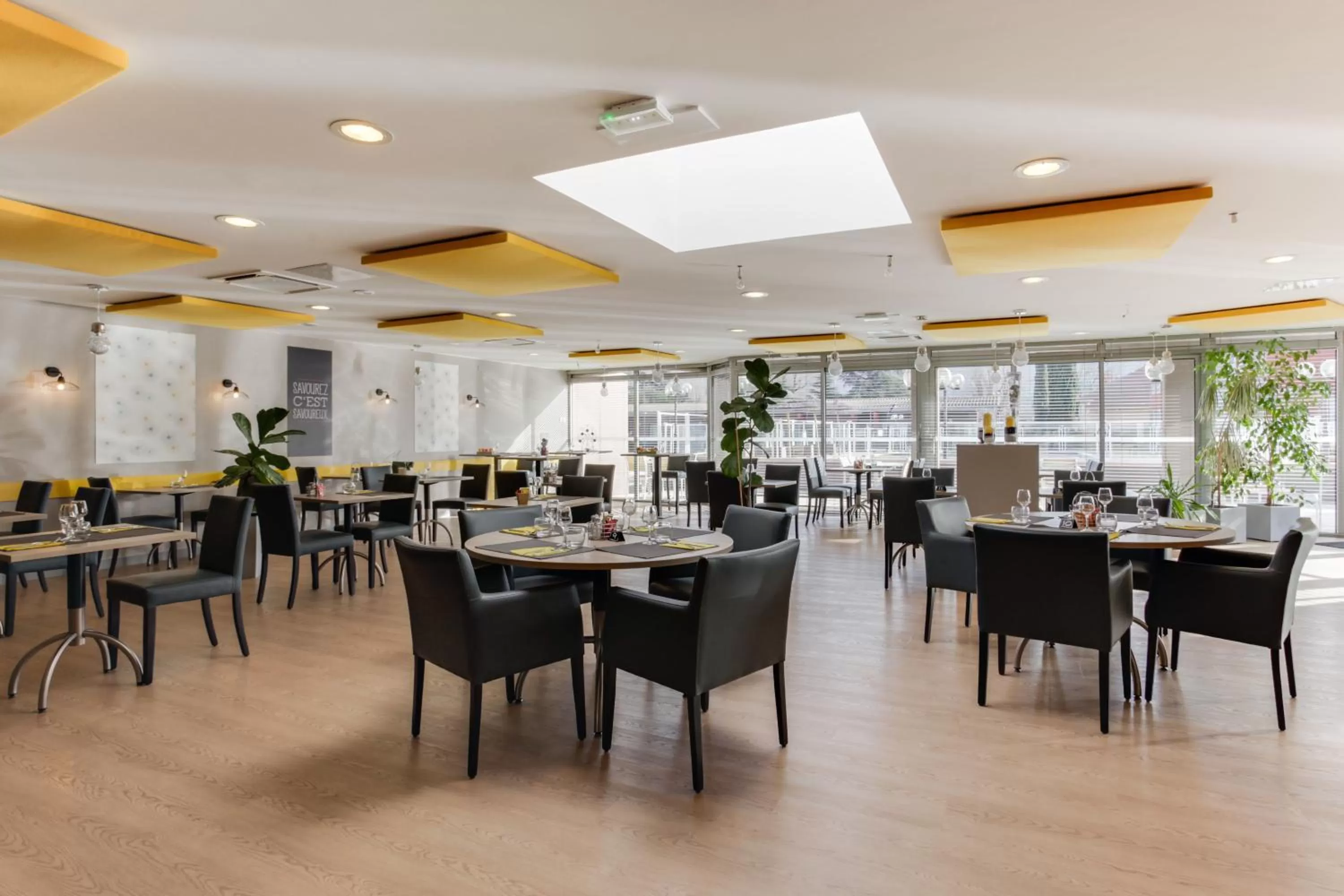 Restaurant/places to eat in ibis Montélimar Nord