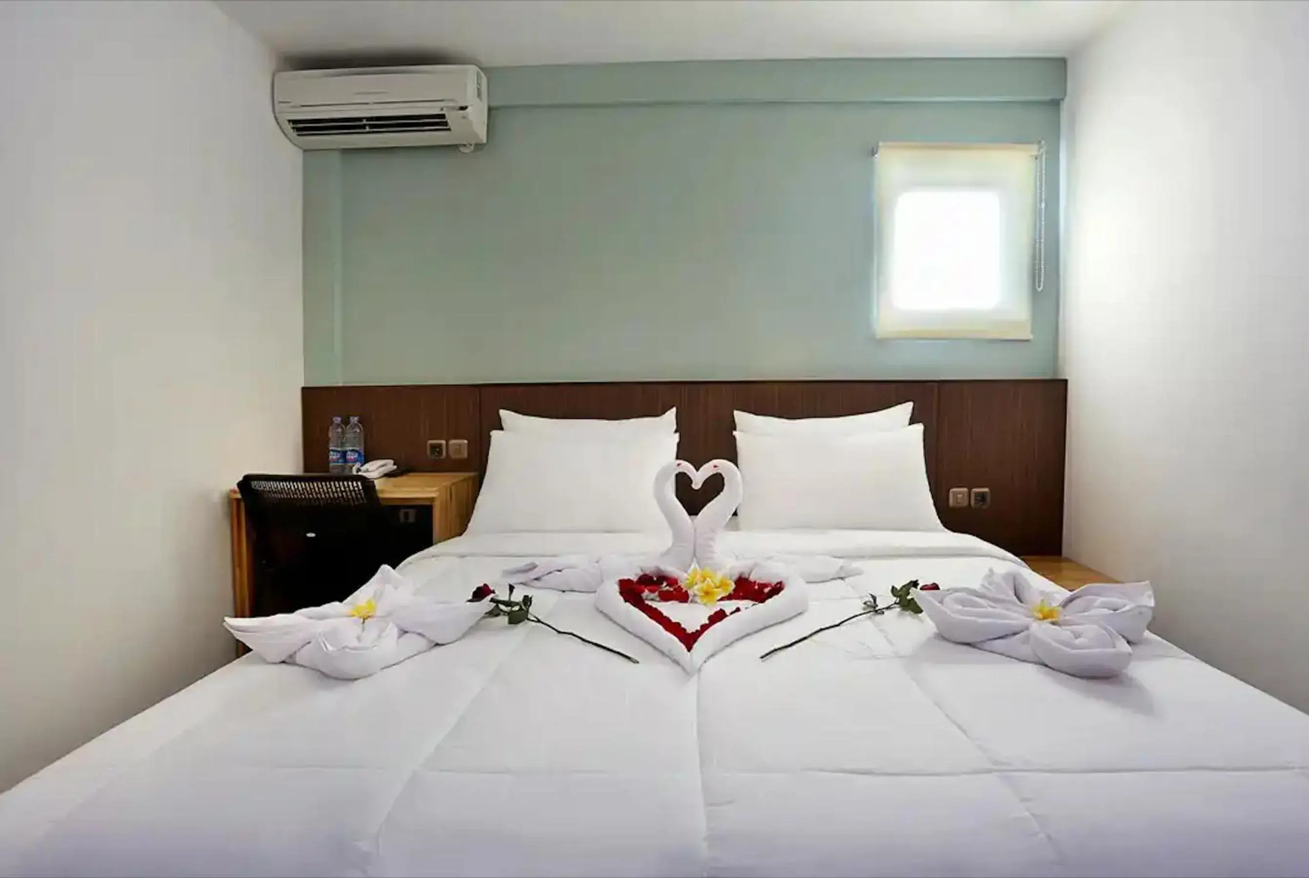 Bed in Duo Legian Hotel