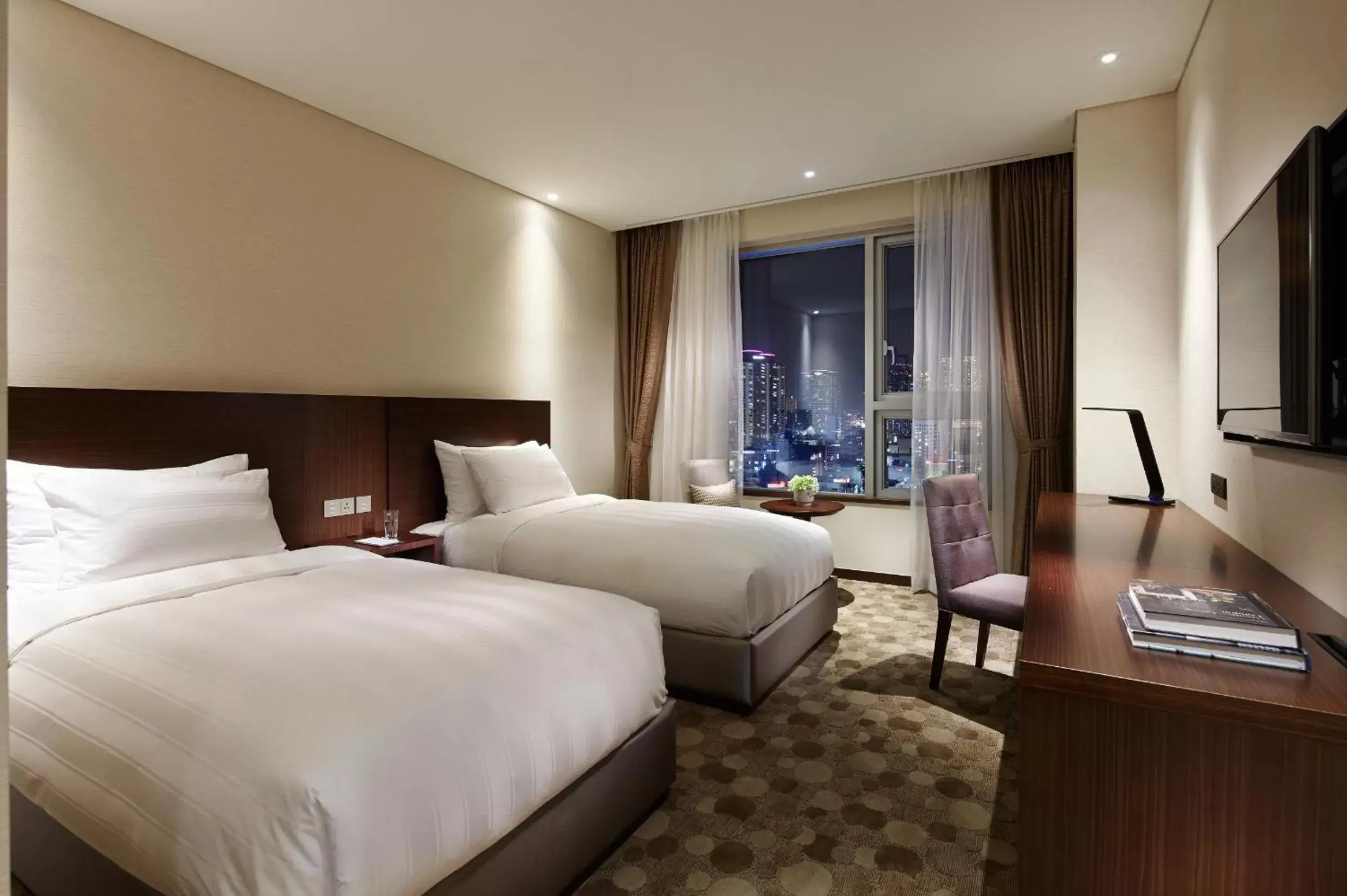 Photo of the whole room in LOTTE City Hotel Ulsan