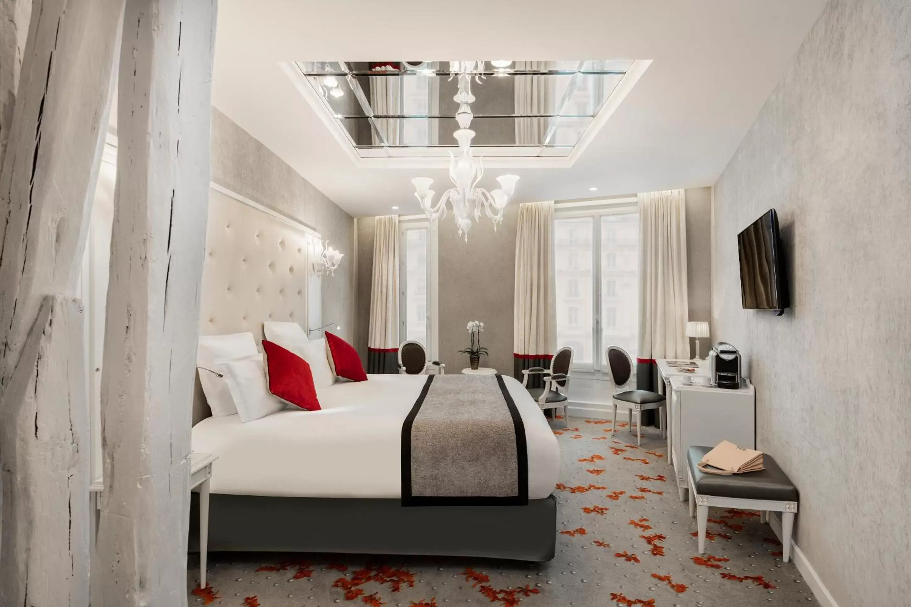 Bedroom in Maison Albar Hotels Le Diamond