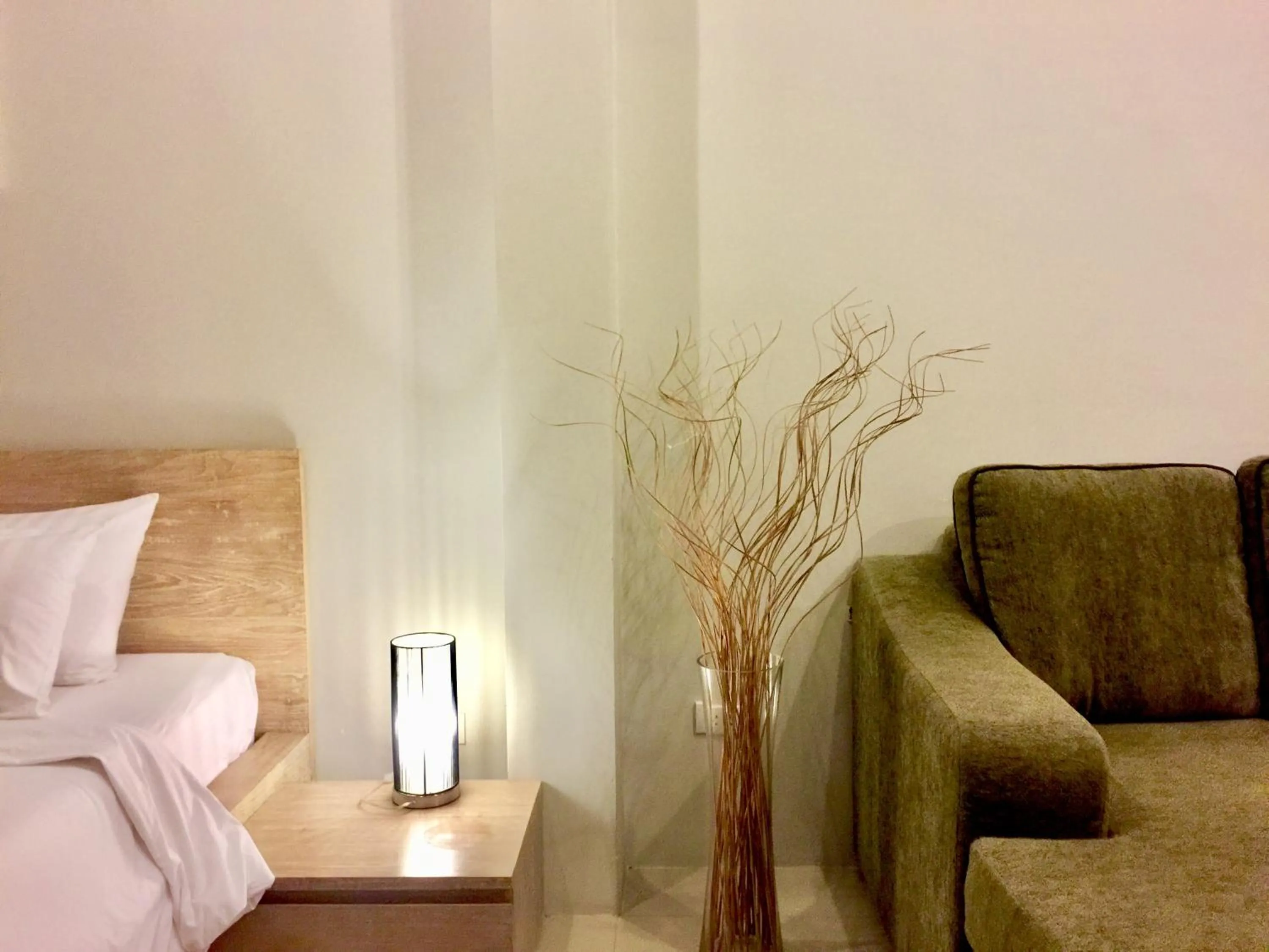 Lemonade Phuket Hotel -SHA Plus