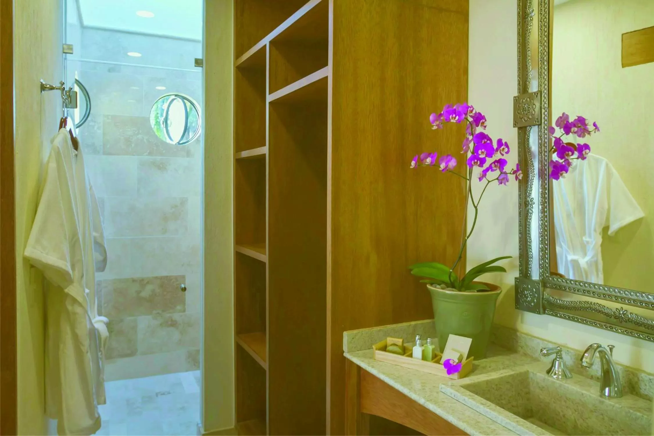 Hotel Lindo Ajijic Bed & Breakfast