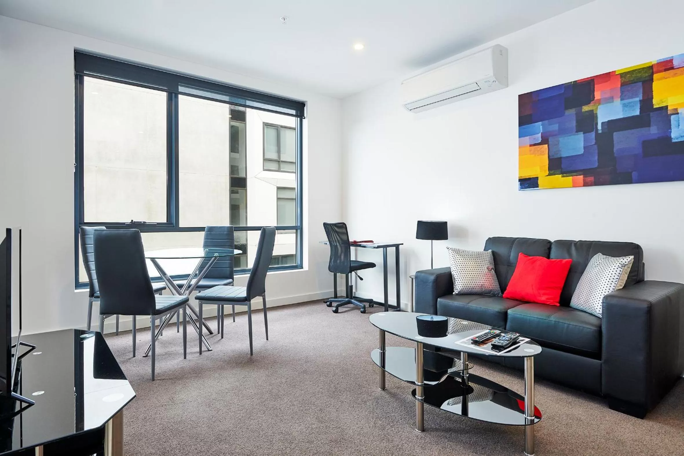 Melbourne Knox Central Apartment Hotel Official
