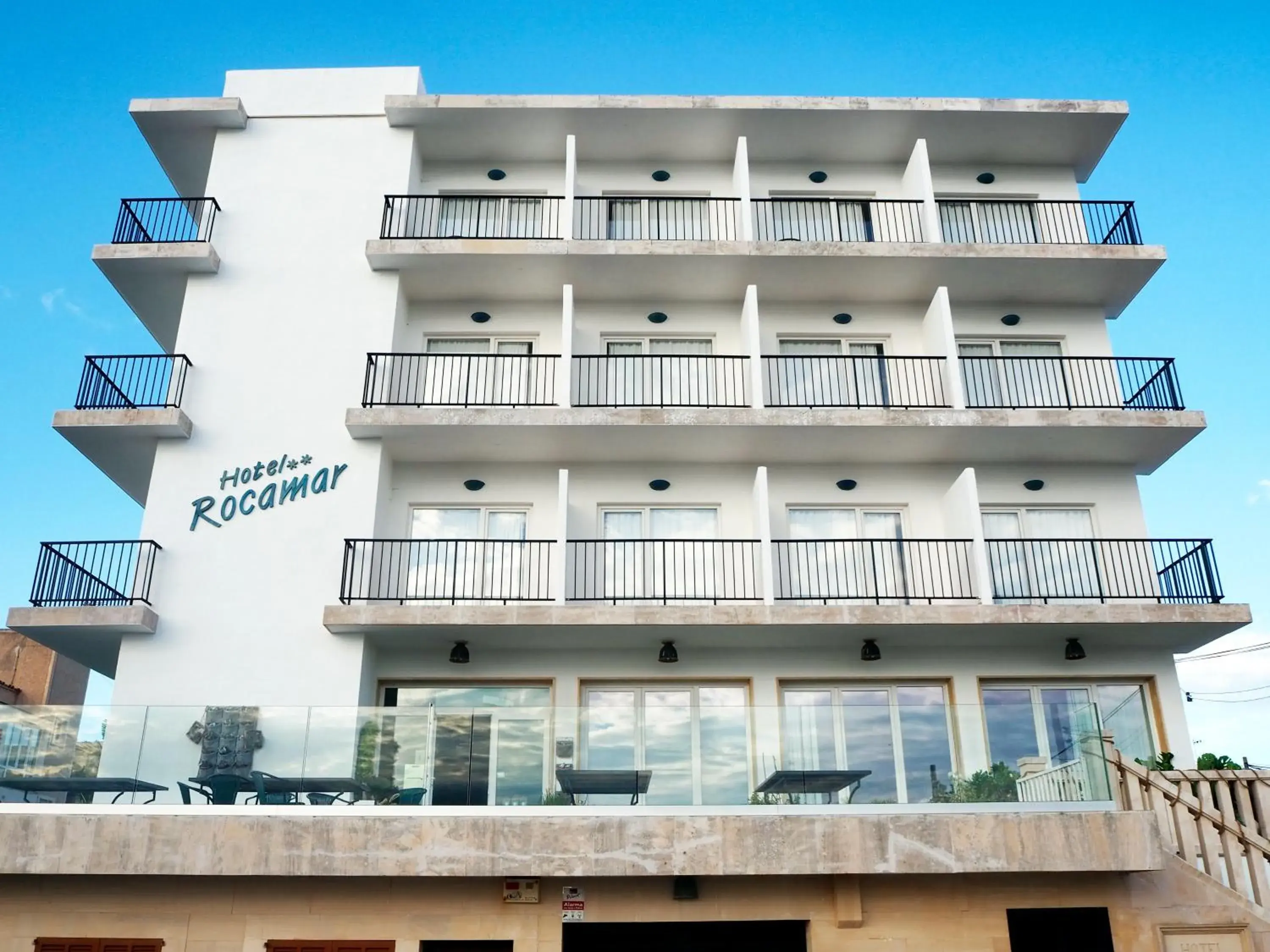 Property Building in Hotel Rocamar