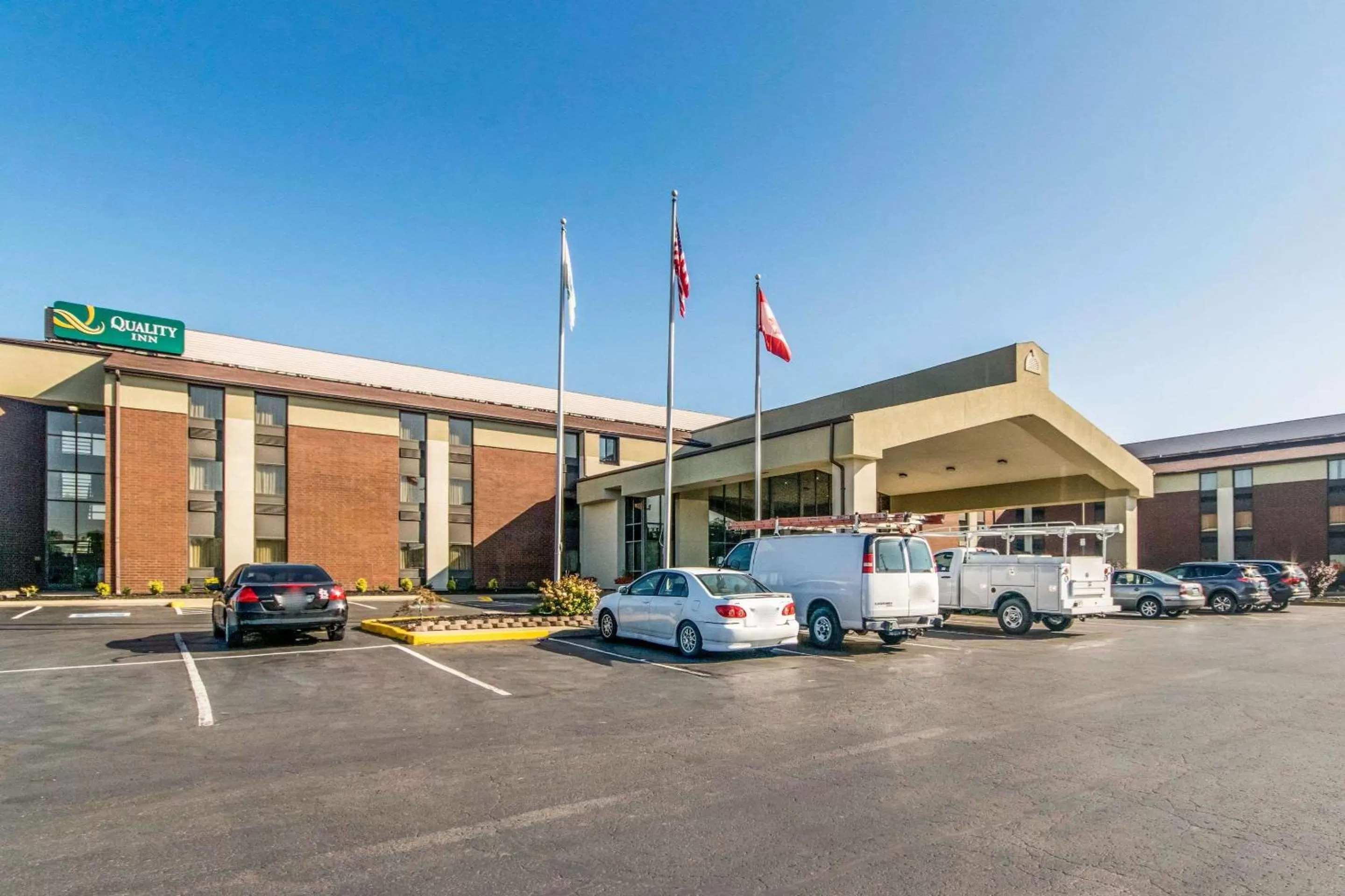 Property building in Quality Inn Lexington East Hamburg Area