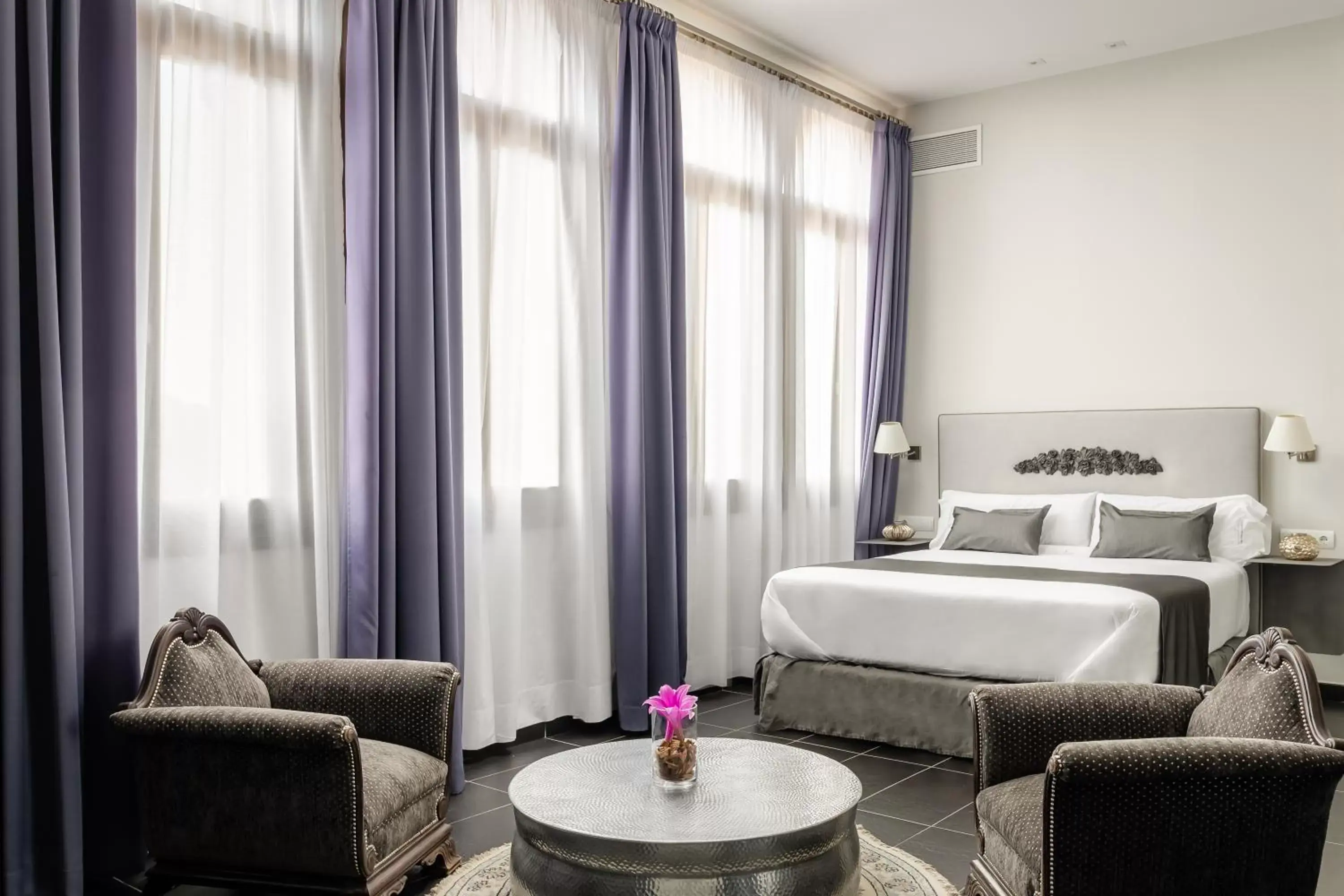 Bed, Seating Area in Sant Pere del Bosc Hotel & Spa