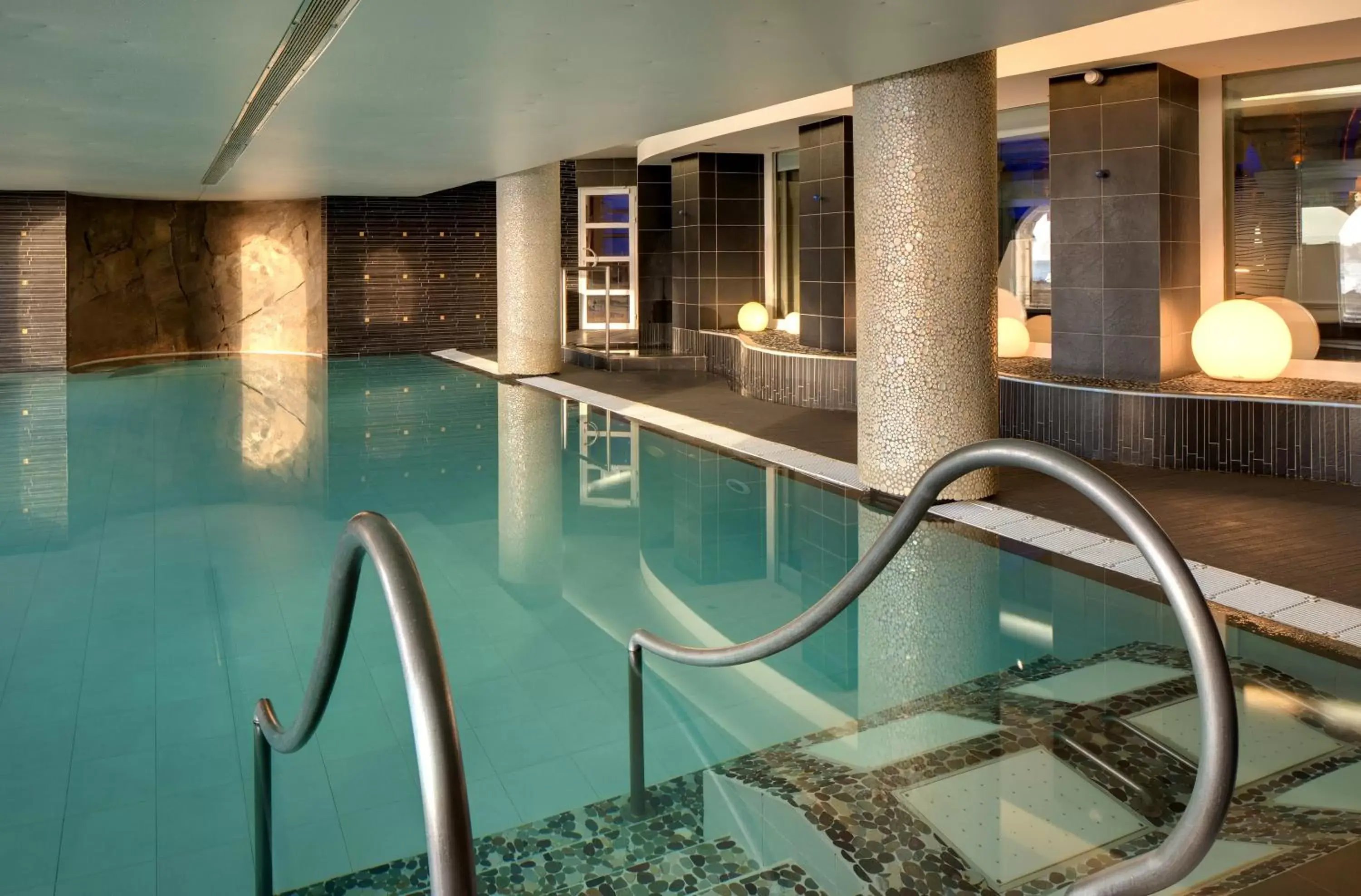 Spa and wellness centre/facilities, Swimming Pool in Grand Hôtel Thalasso & Spa