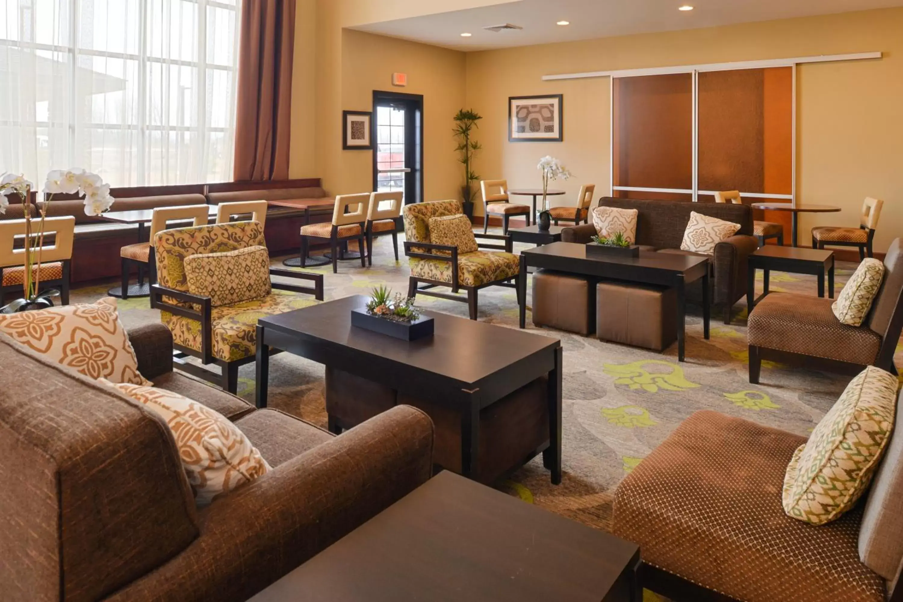 Property building, Lounge/Bar in Staybridge Suites Merrillville, an IHG Hotel