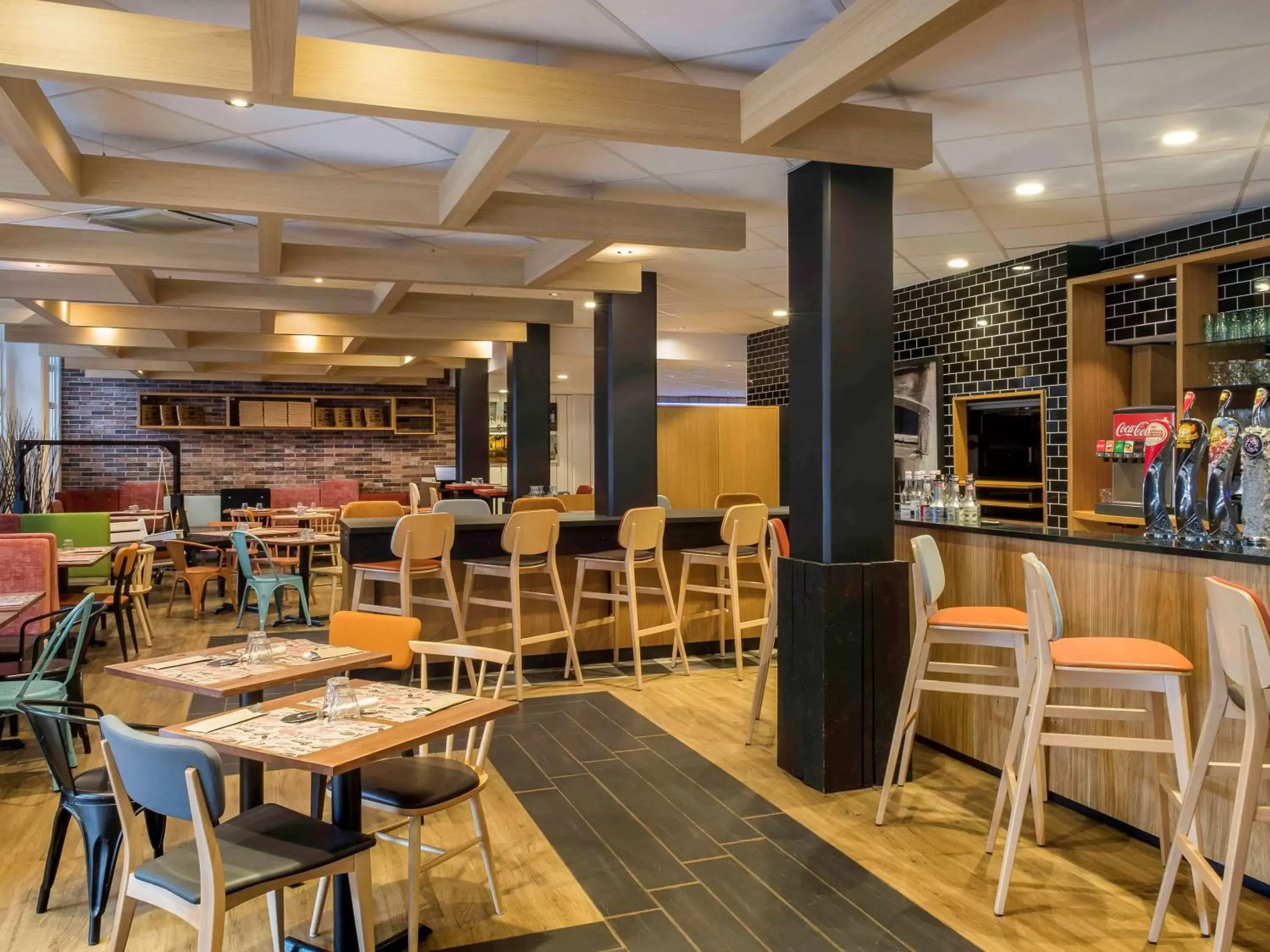 Restaurant/Places to Eat in ibis Lille Roubaix Centre Grand-Place