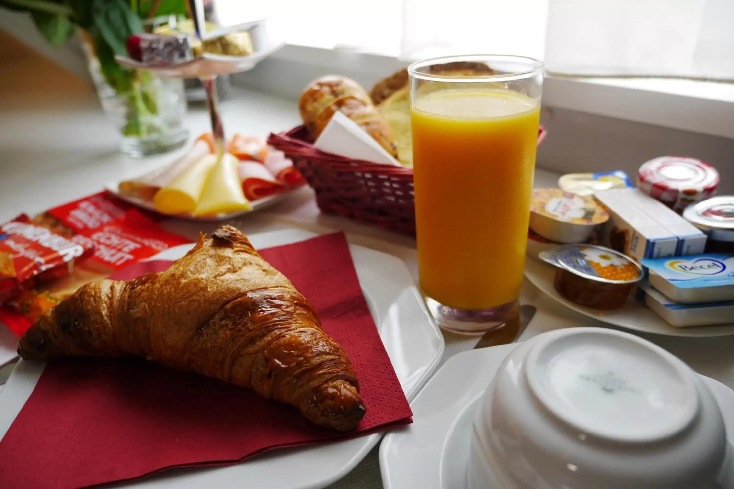 Food and drinks, Breakfast in Alp de Veenen Hotel