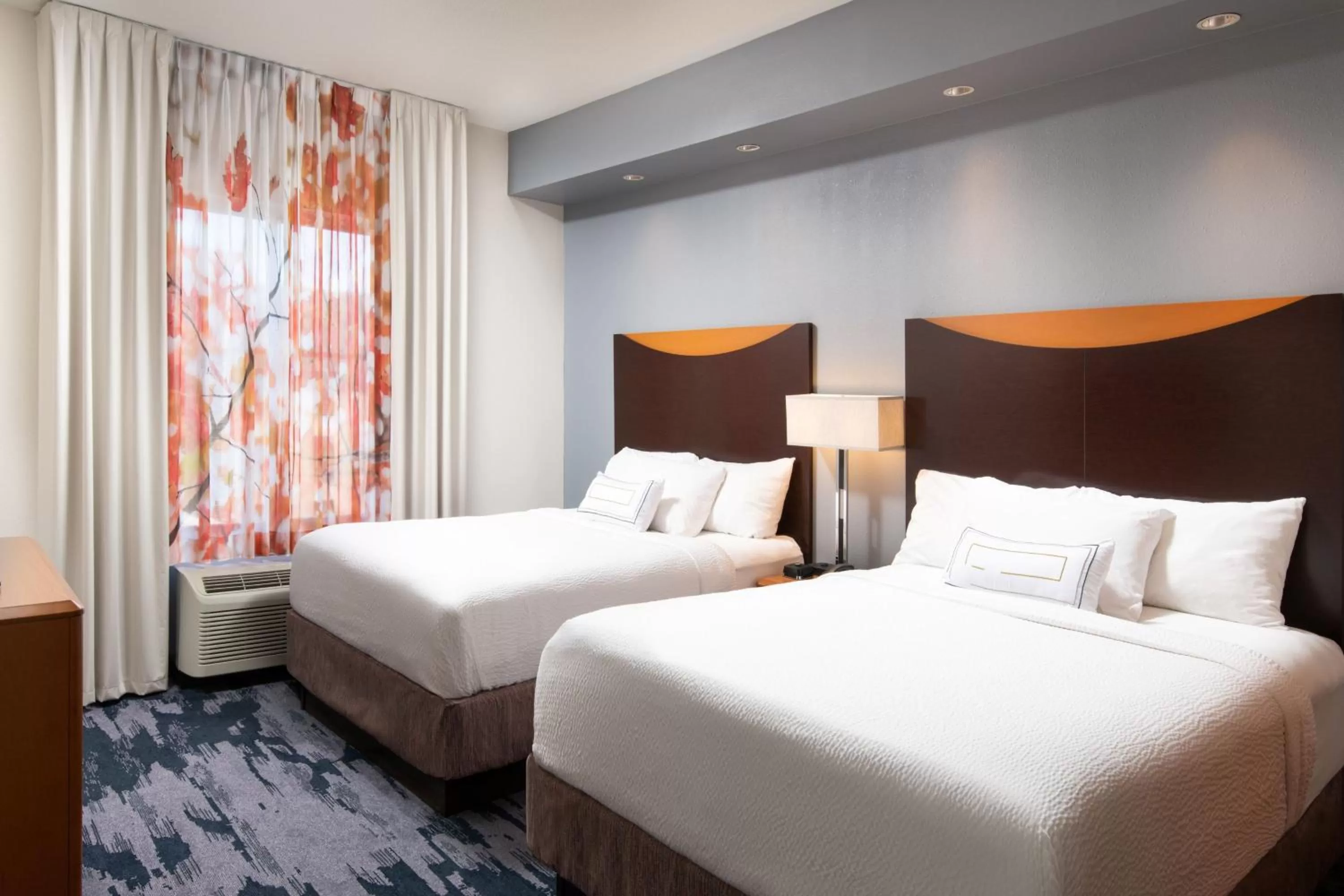 Photo of the whole room, Bed in Fairfield Inn & Suites Chattanooga I-24/Lookout Mountain