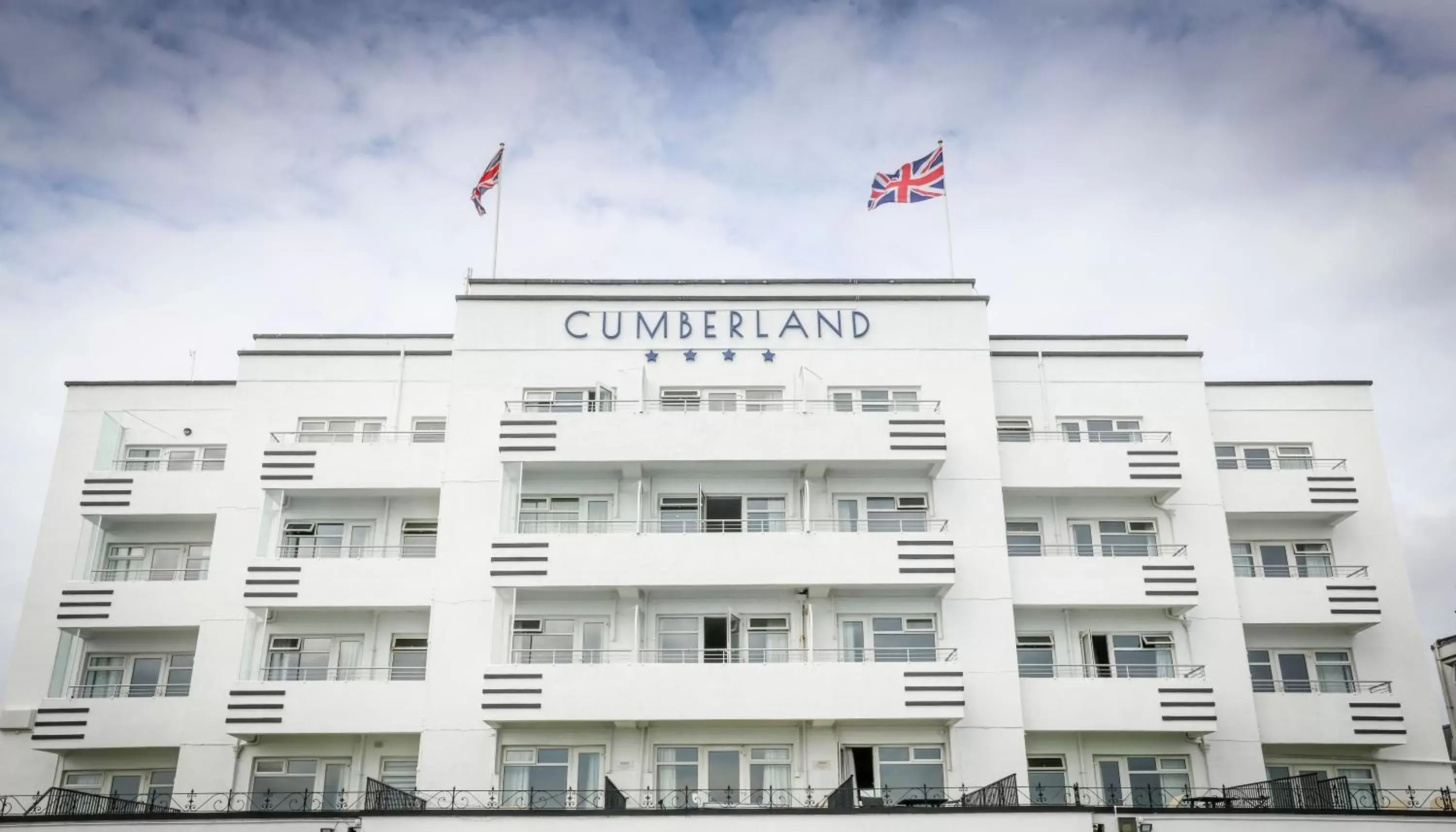 Property Building in Cumberland Hotel - OCEANA COLLECTION