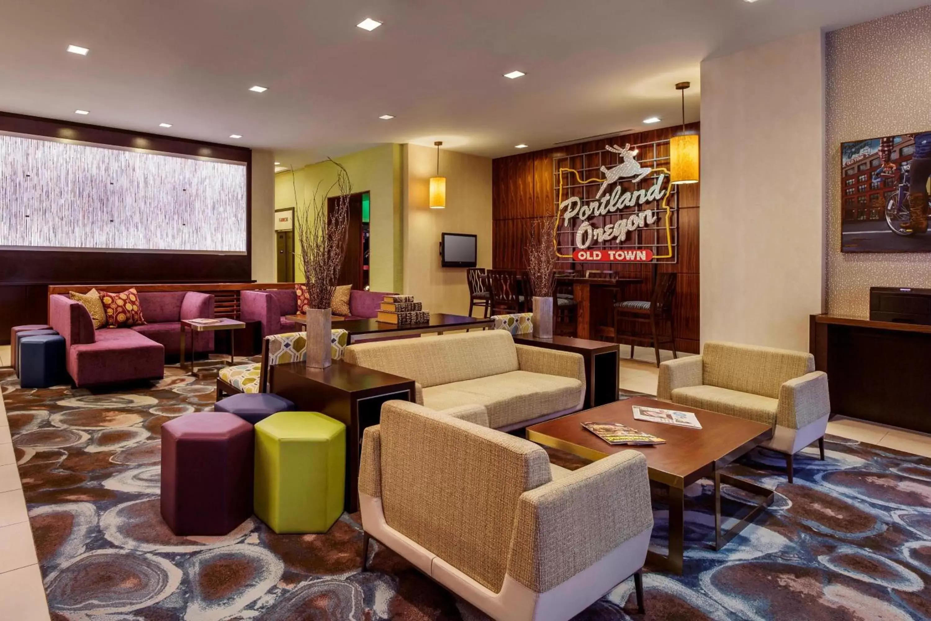 Lobby or reception, Lounge/Bar in Courtyard by Marriott Portland City Center