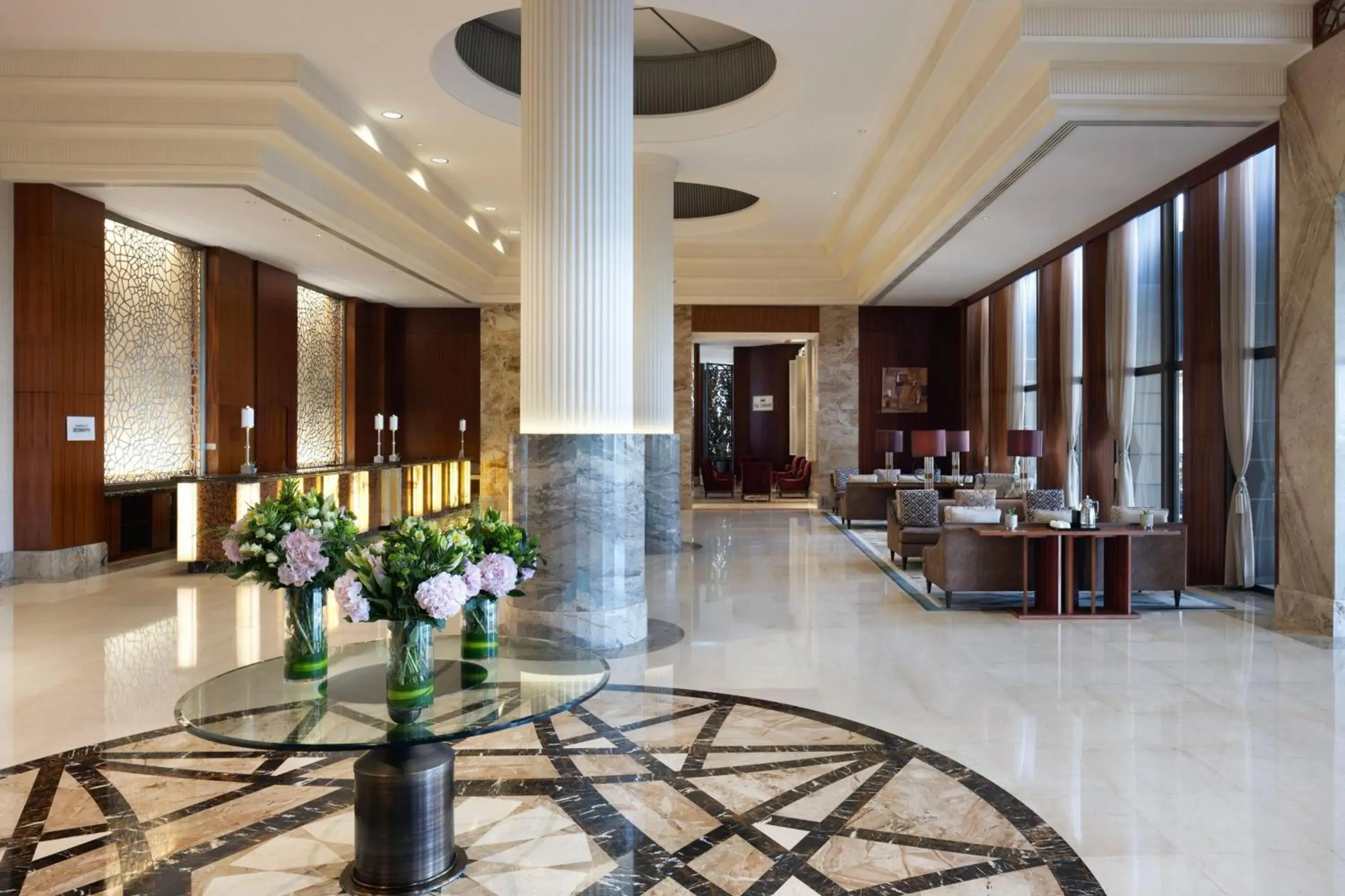 Lobby or reception, Restaurant/Places to Eat in Sheraton Oman Hotel