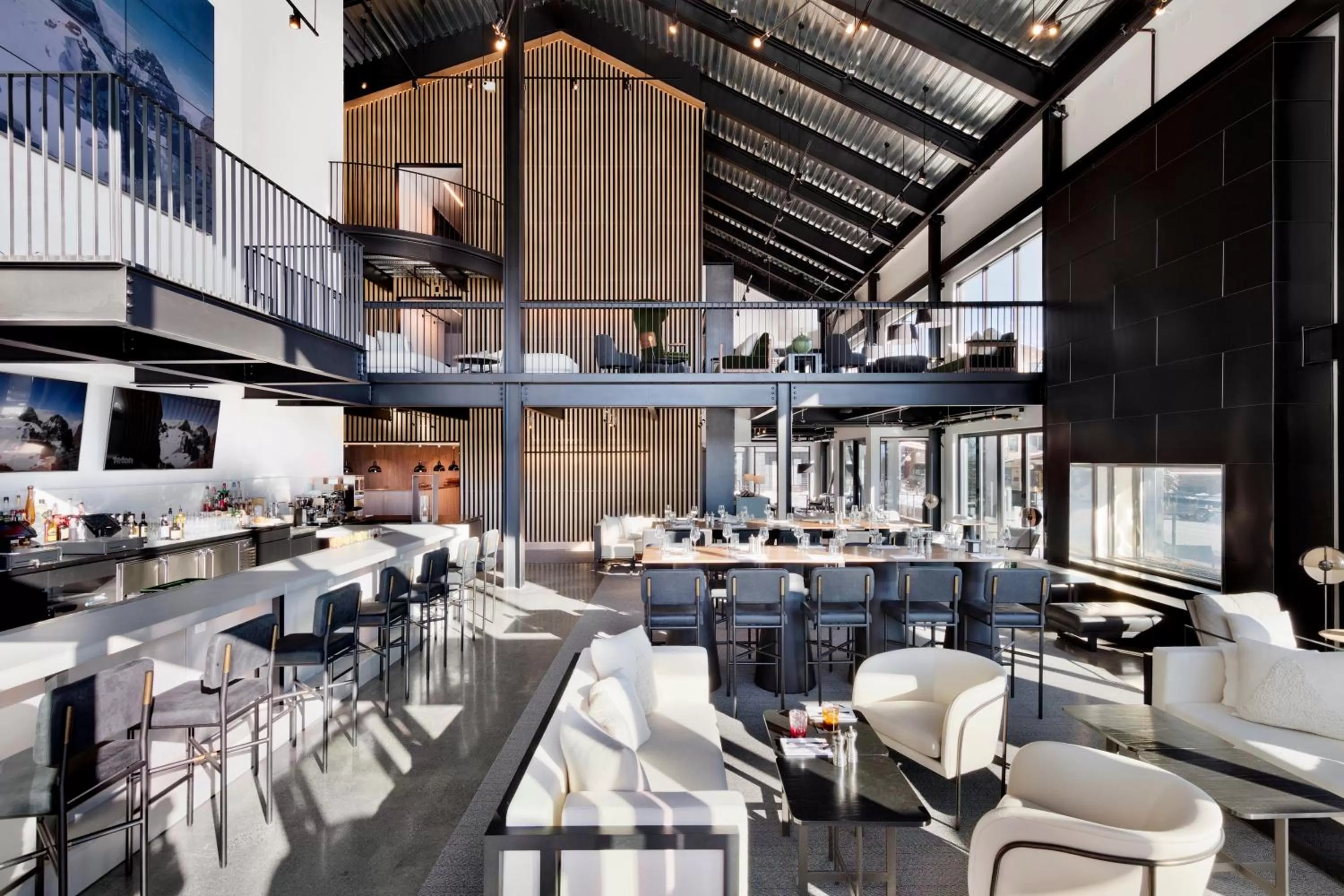 Restaurant/Places to Eat in Continuum Hotel