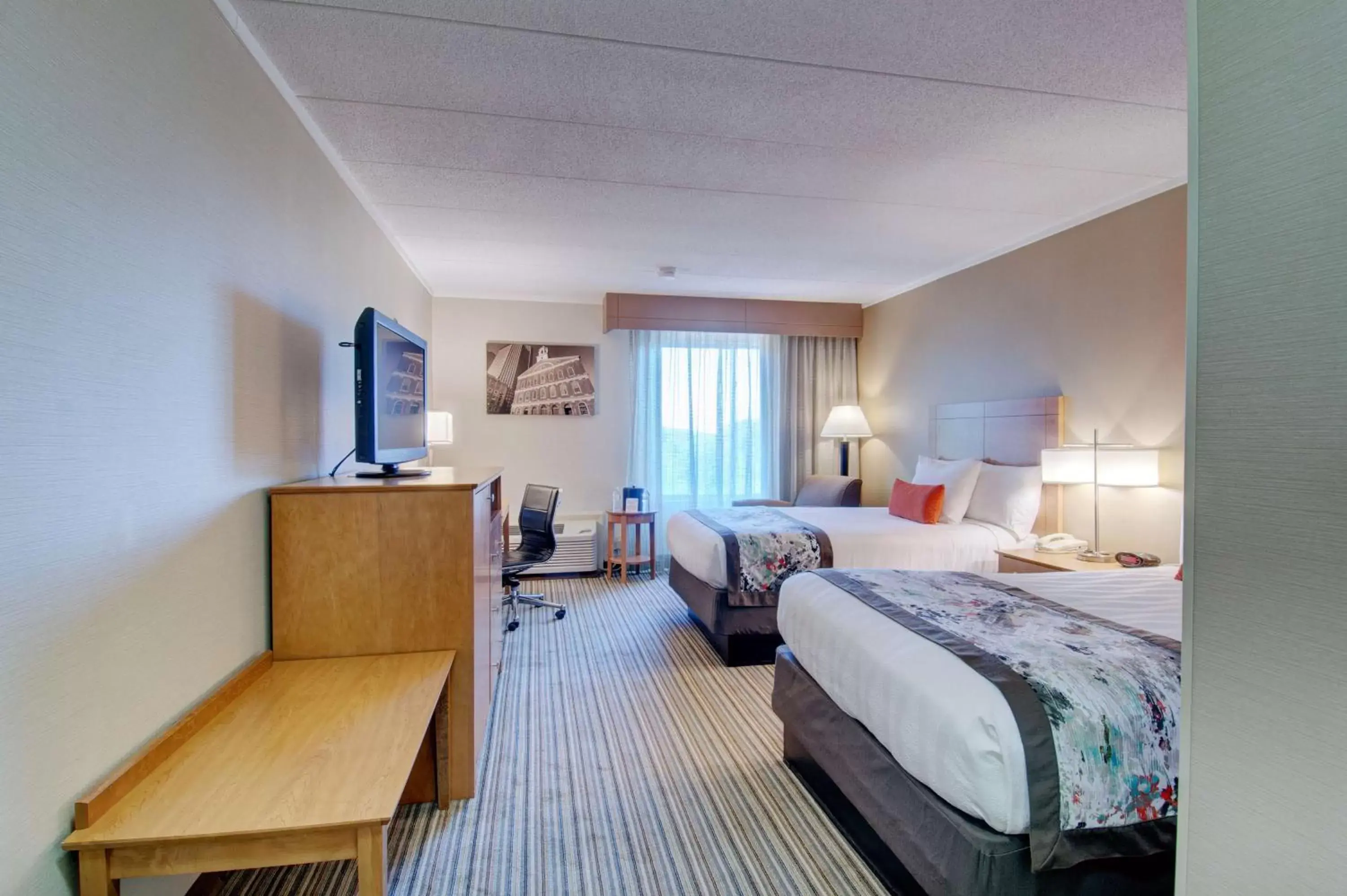 Photo of the whole room, Bed in Best Western Plus Waltham Boston Photo of the whole room, Bed in Best Western Plus Waltham Boston