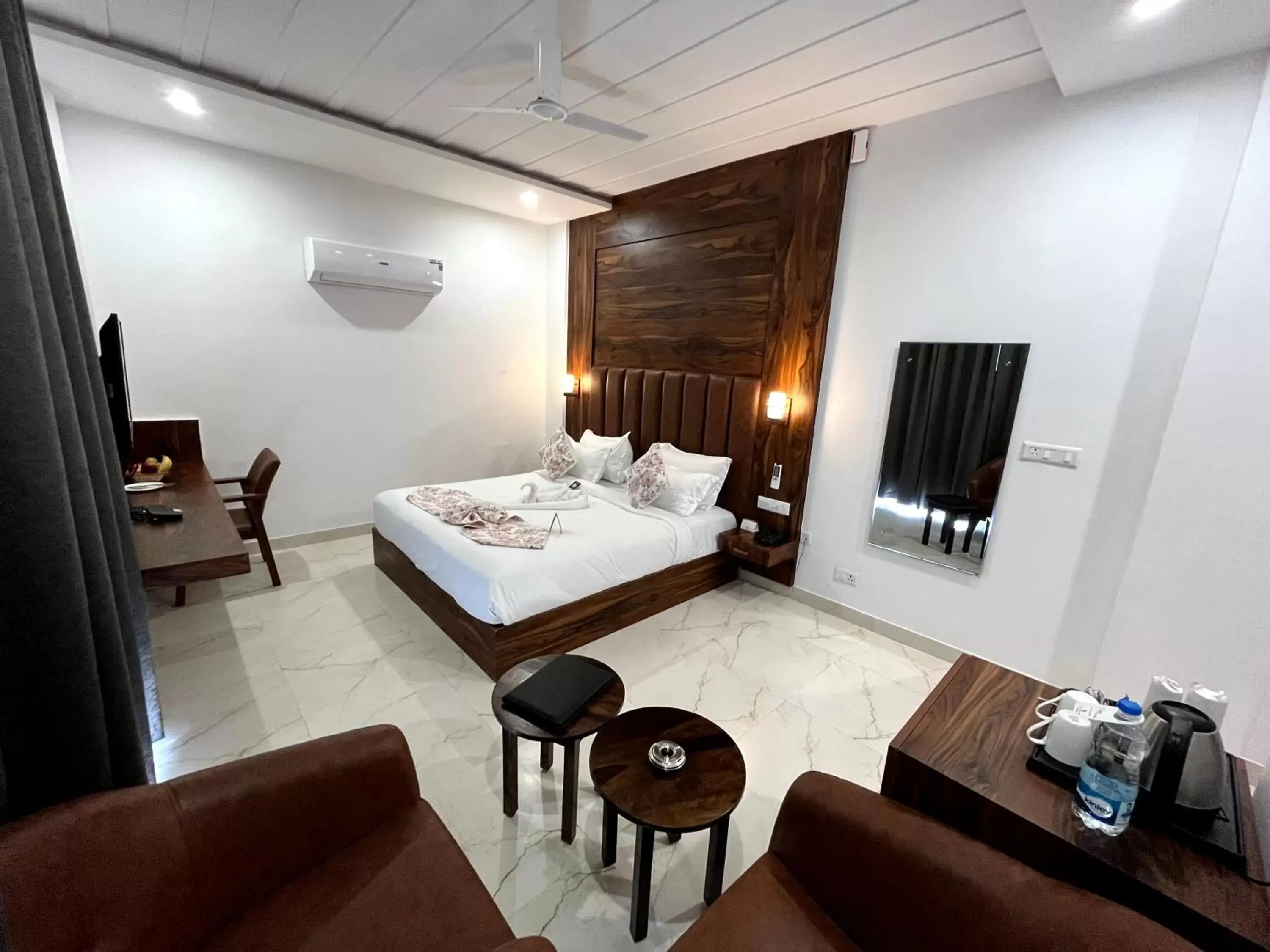 Bedroom, Bed in Click Collection The Abode, Dharamshala Bedroom, Bed in Click Collection The Abode, Dharamshala