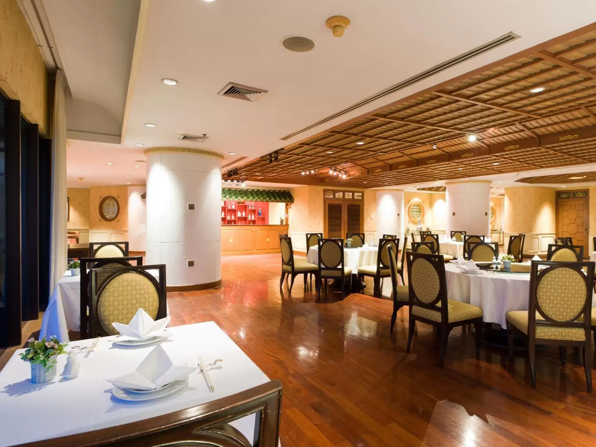 Restaurant/Places to Eat in Montien Riverside Hotel Bangkok