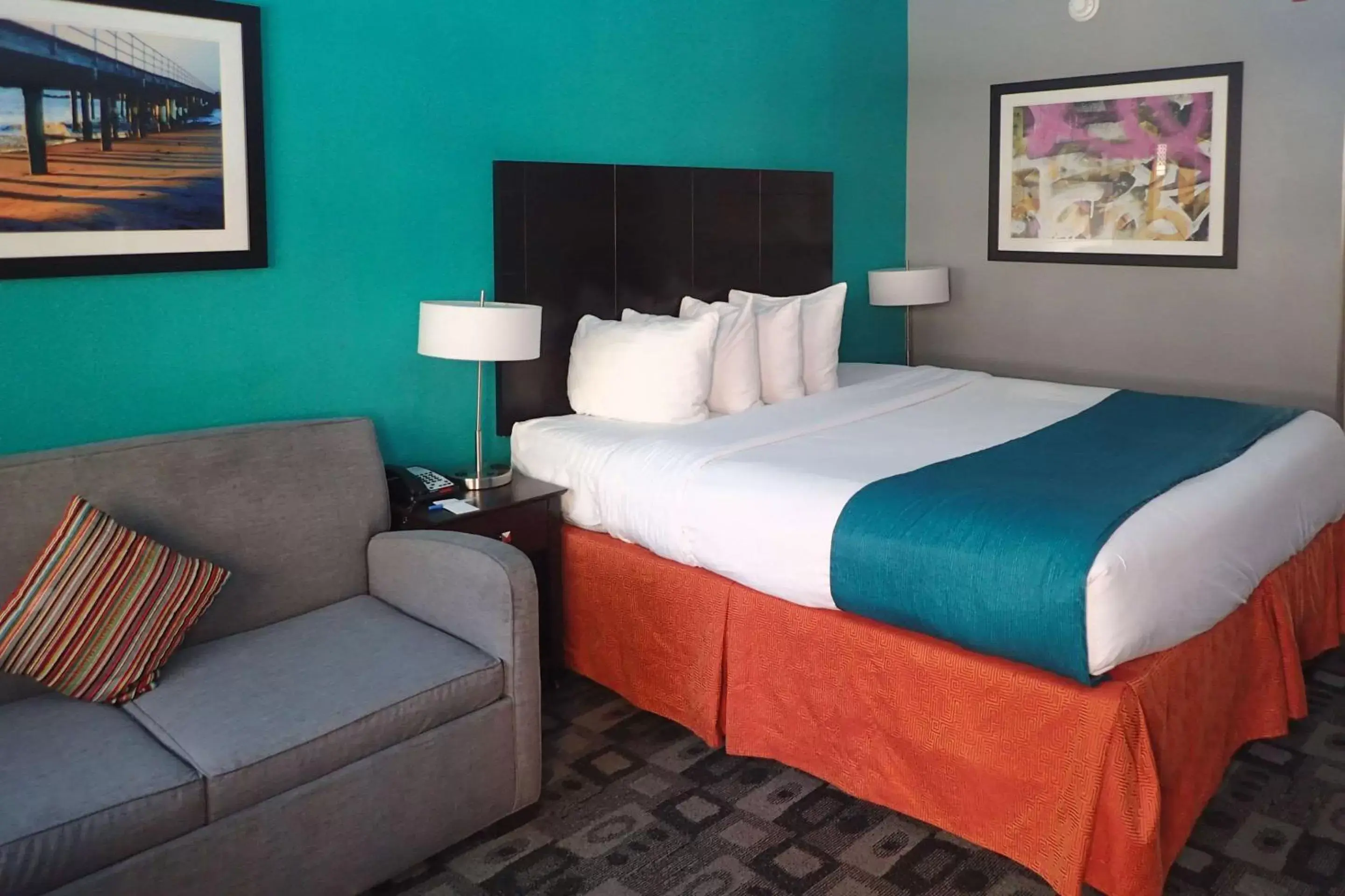 Photo of the whole room, Bed in Clarion Inn Atlantic City - Beach and Boardwalk Photo of the whole room, Bed in Clarion Inn Atlantic City - Beach and Boardwalk