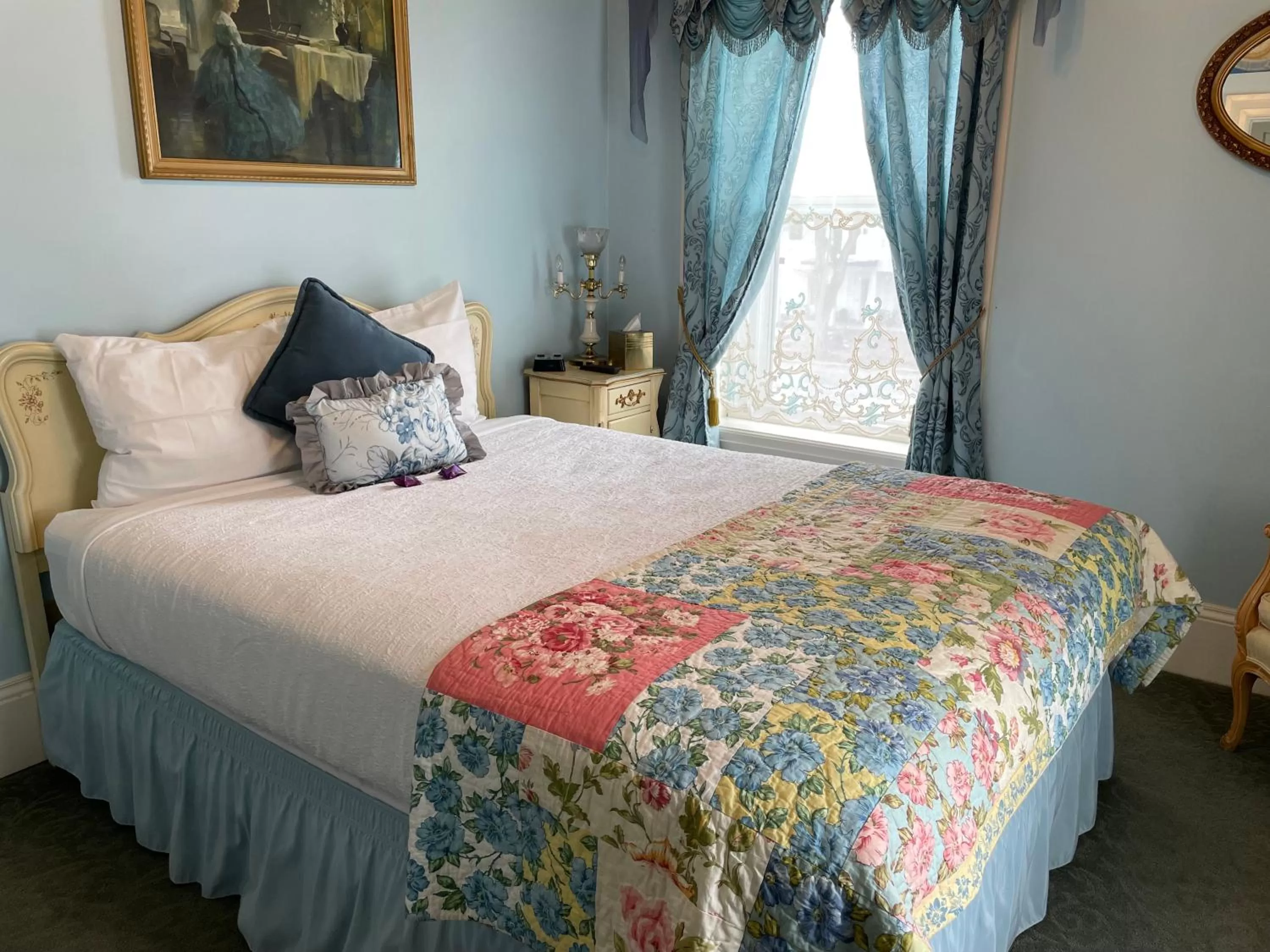 Bed in Heber Senator Bed and Breakfast