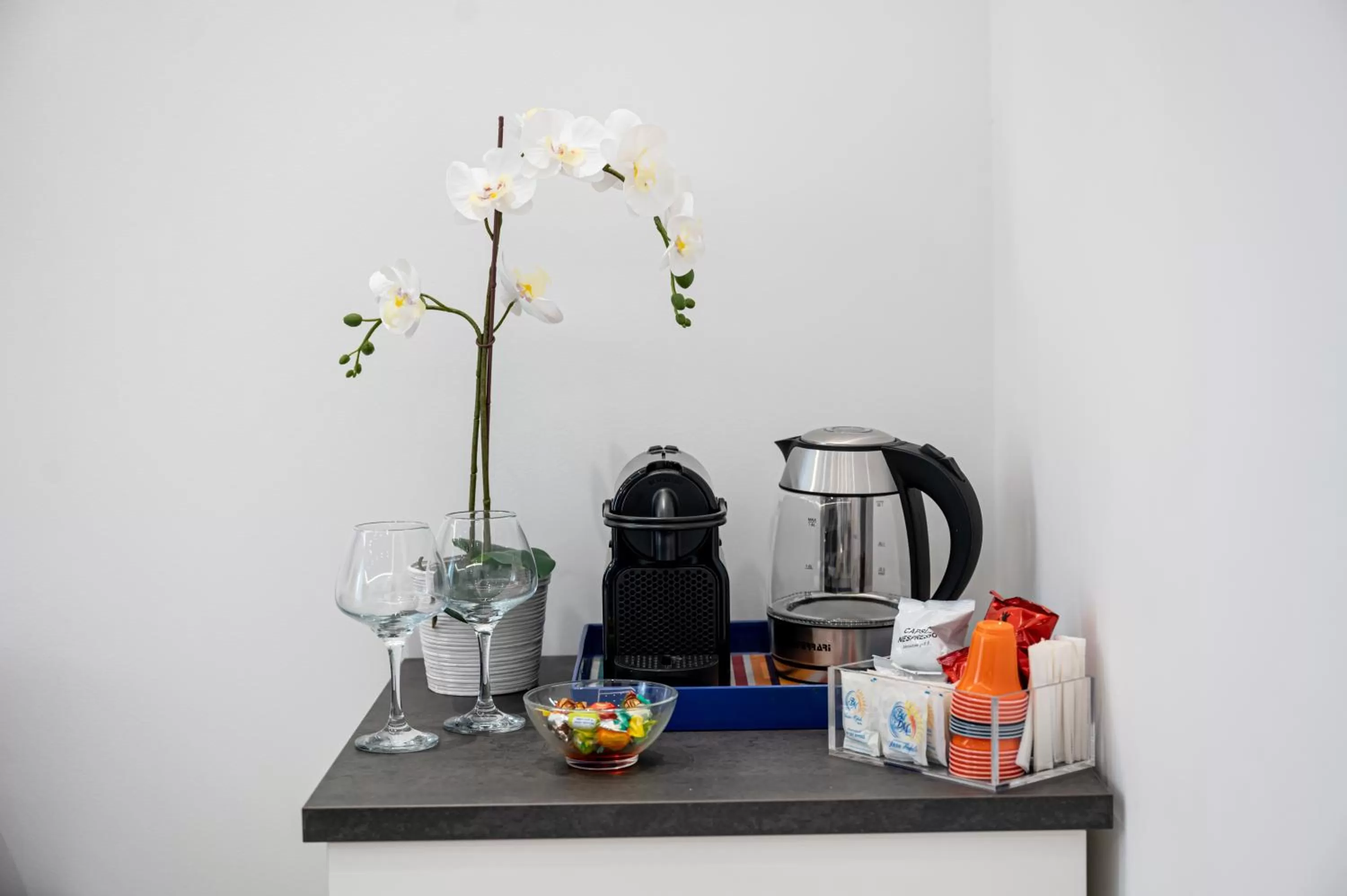 Coffee/tea facilities in BM SUITES CEFALU