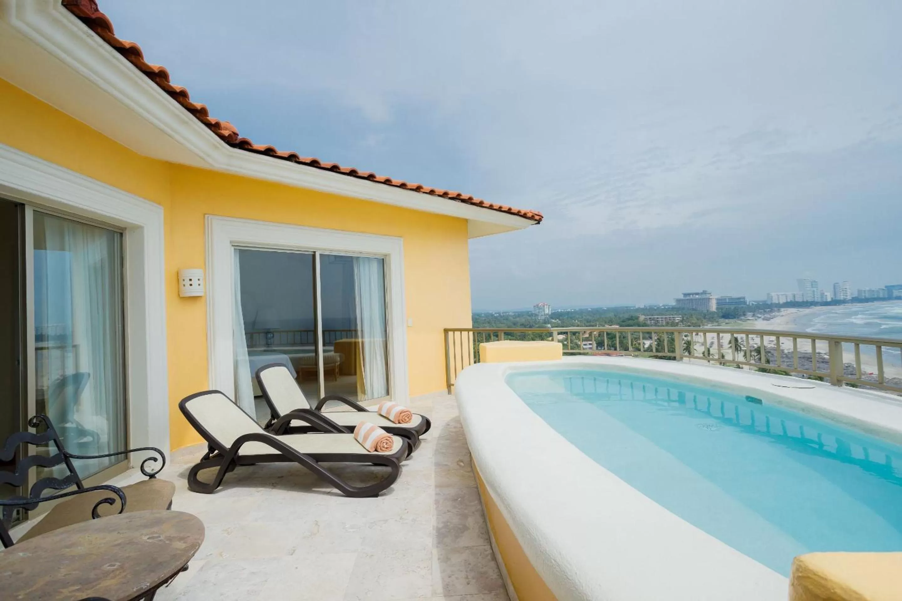 Swimming pool in Quinta Real Acapulco