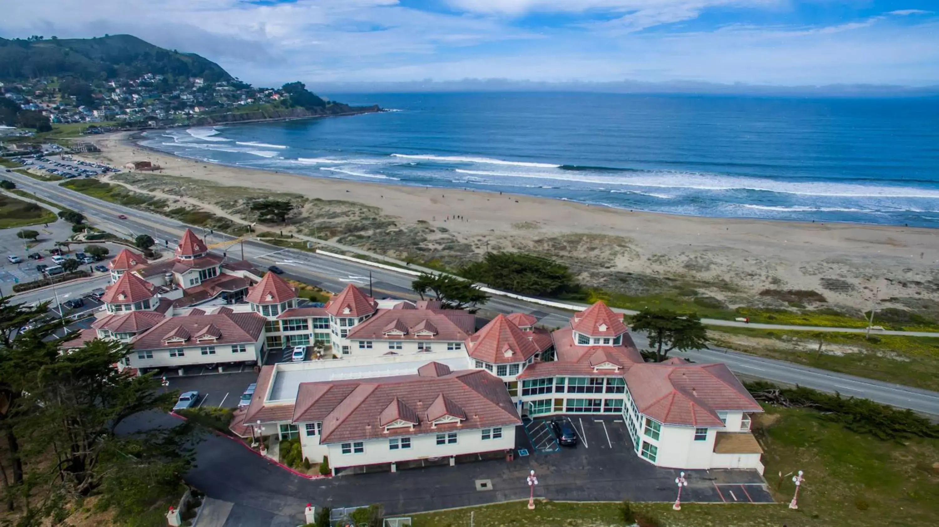 Property building, Bird's-eye View in Pacifica Beach Hotel