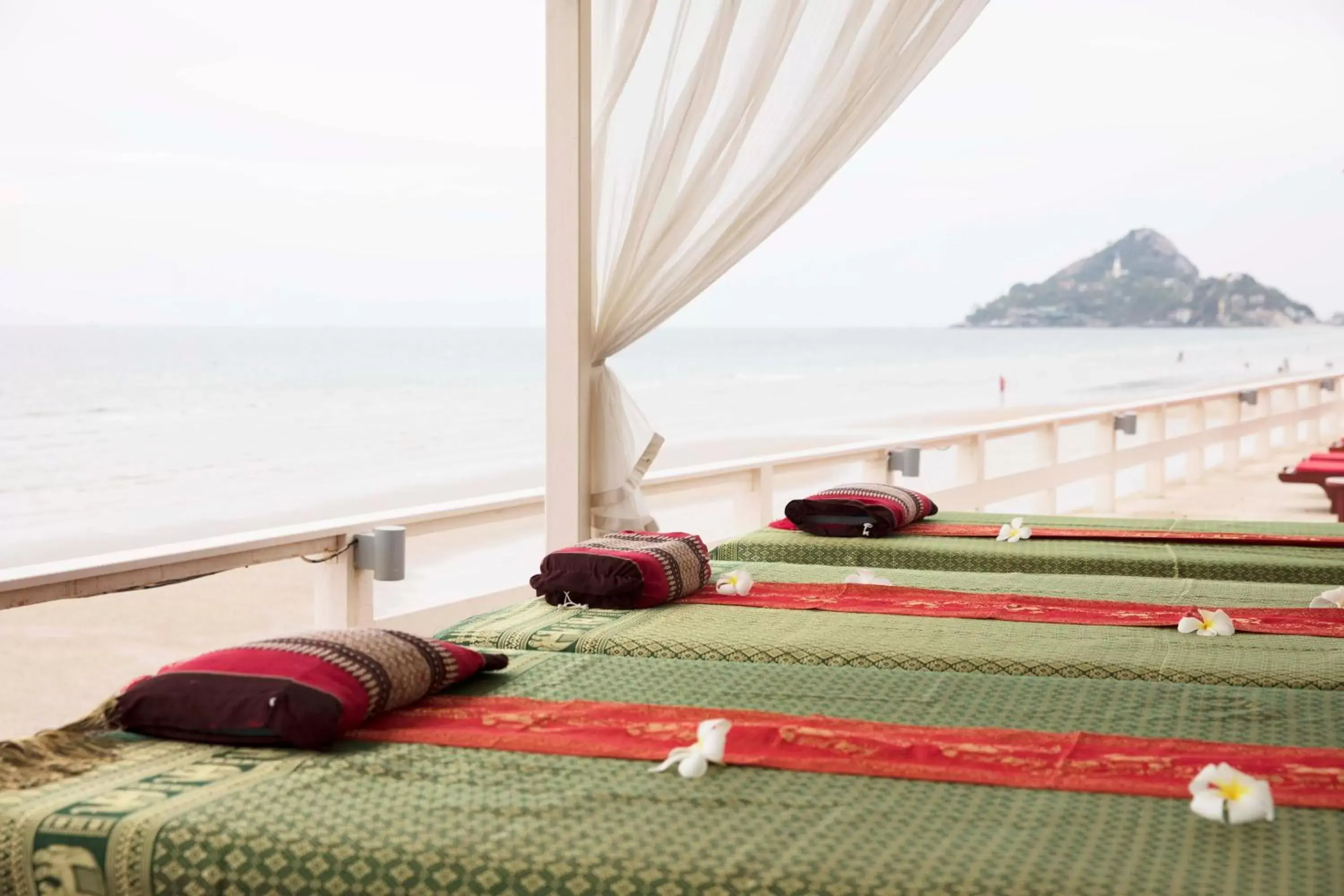 Massage in Chom View Hotel, Hua Hin Massage in Chom View Hotel, Hua Hin