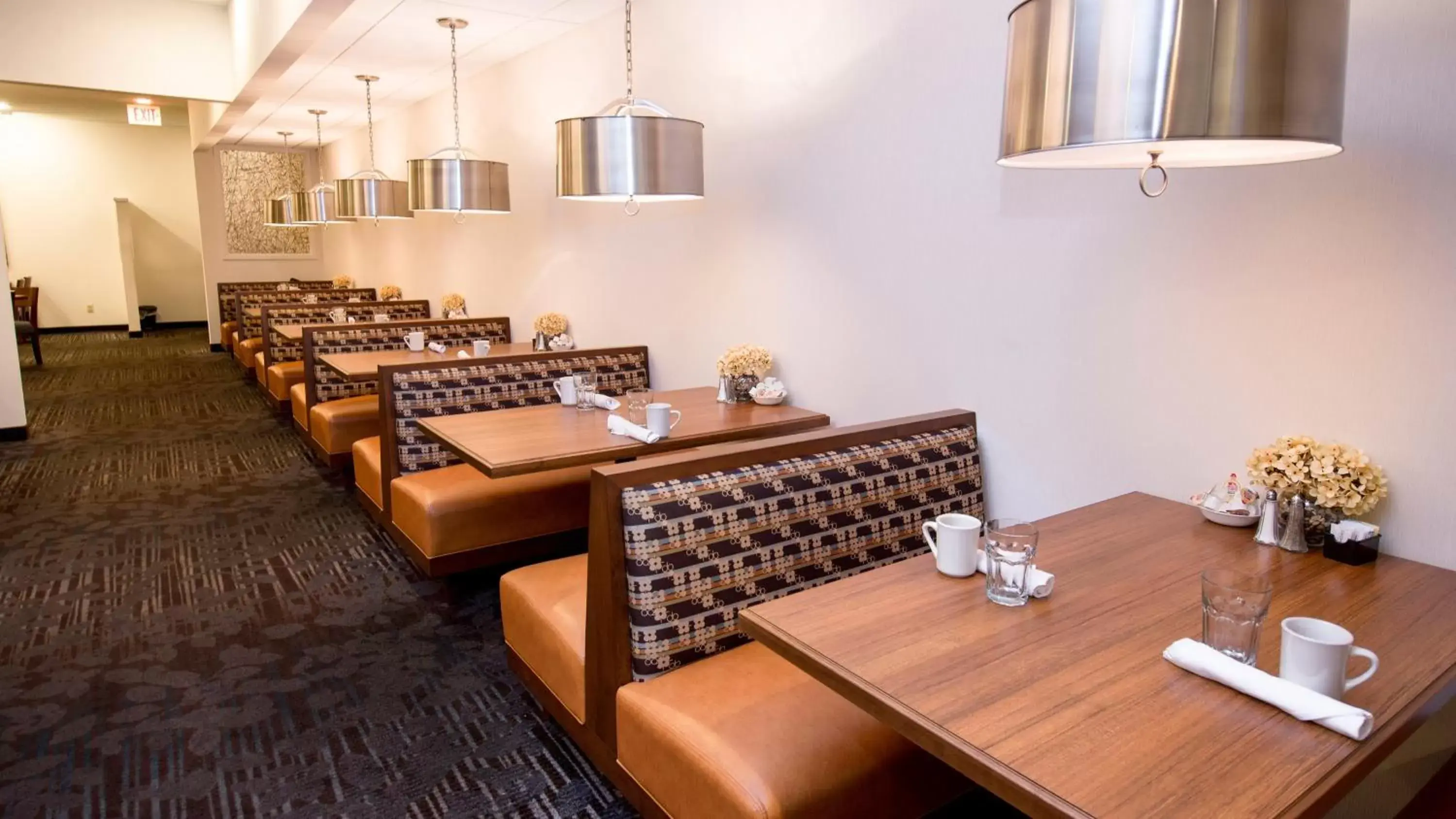 Restaurant/places to eat in Clarion Inn Elmira-Horseheads Restaurant/places to eat in Clarion Inn Elmira-Horseheads