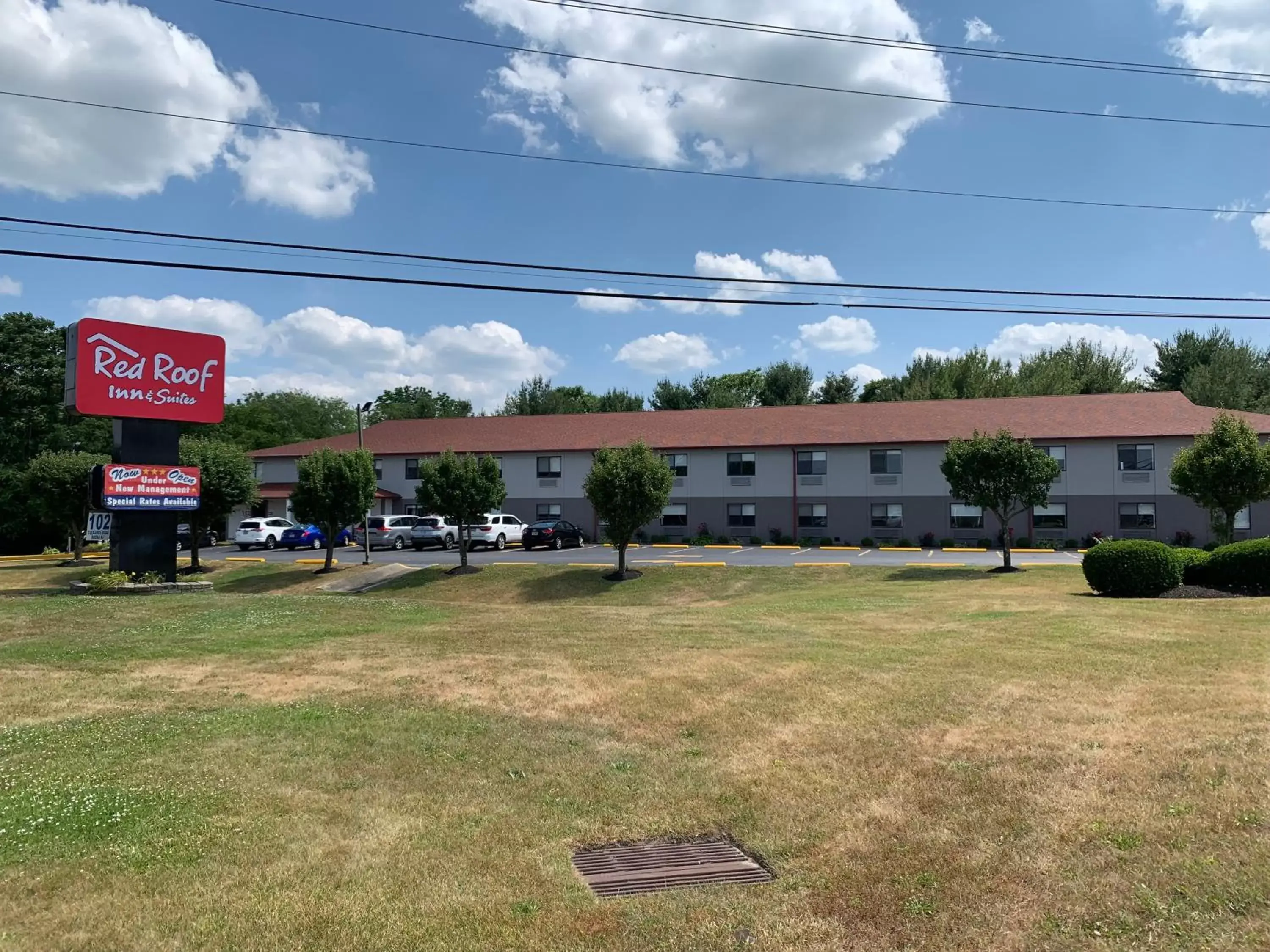 Property Building in Red Roof Inn & Suites Vineland - Buena