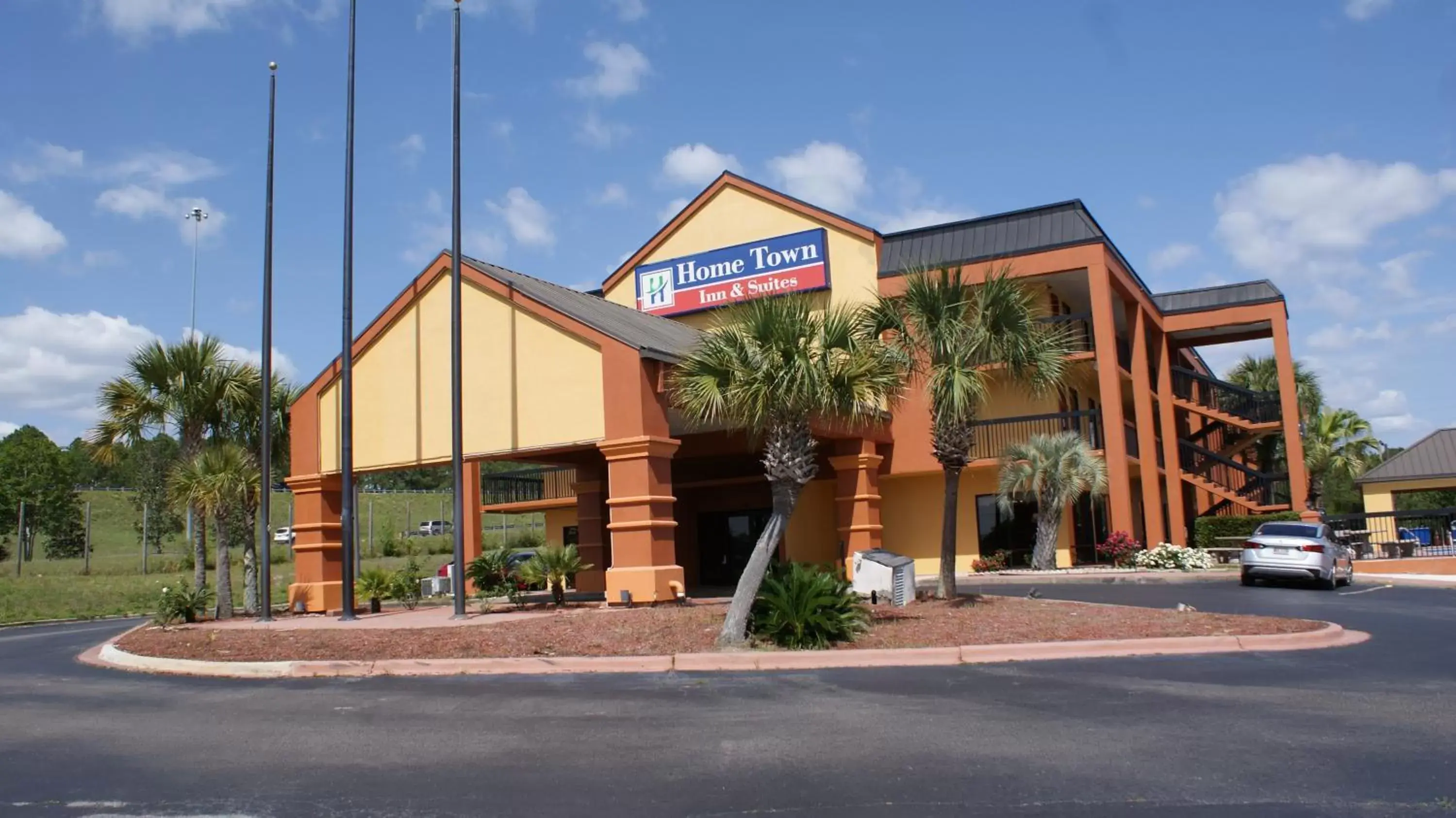 Property Building in Home Town Inn & Suites