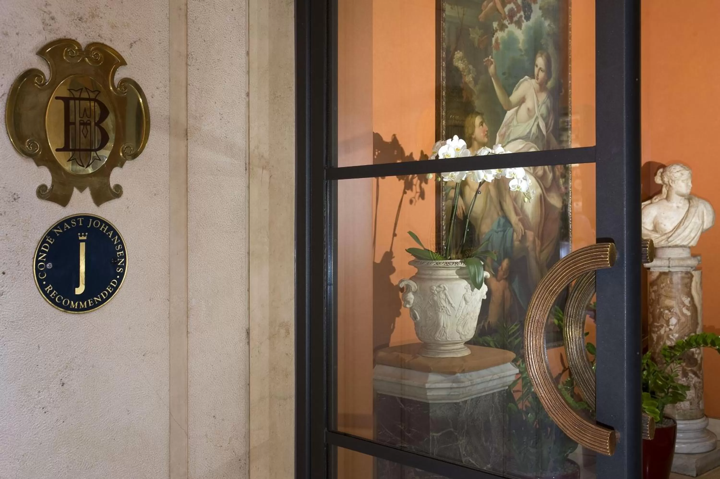Facade/entrance in Hotel dei Borgognoni