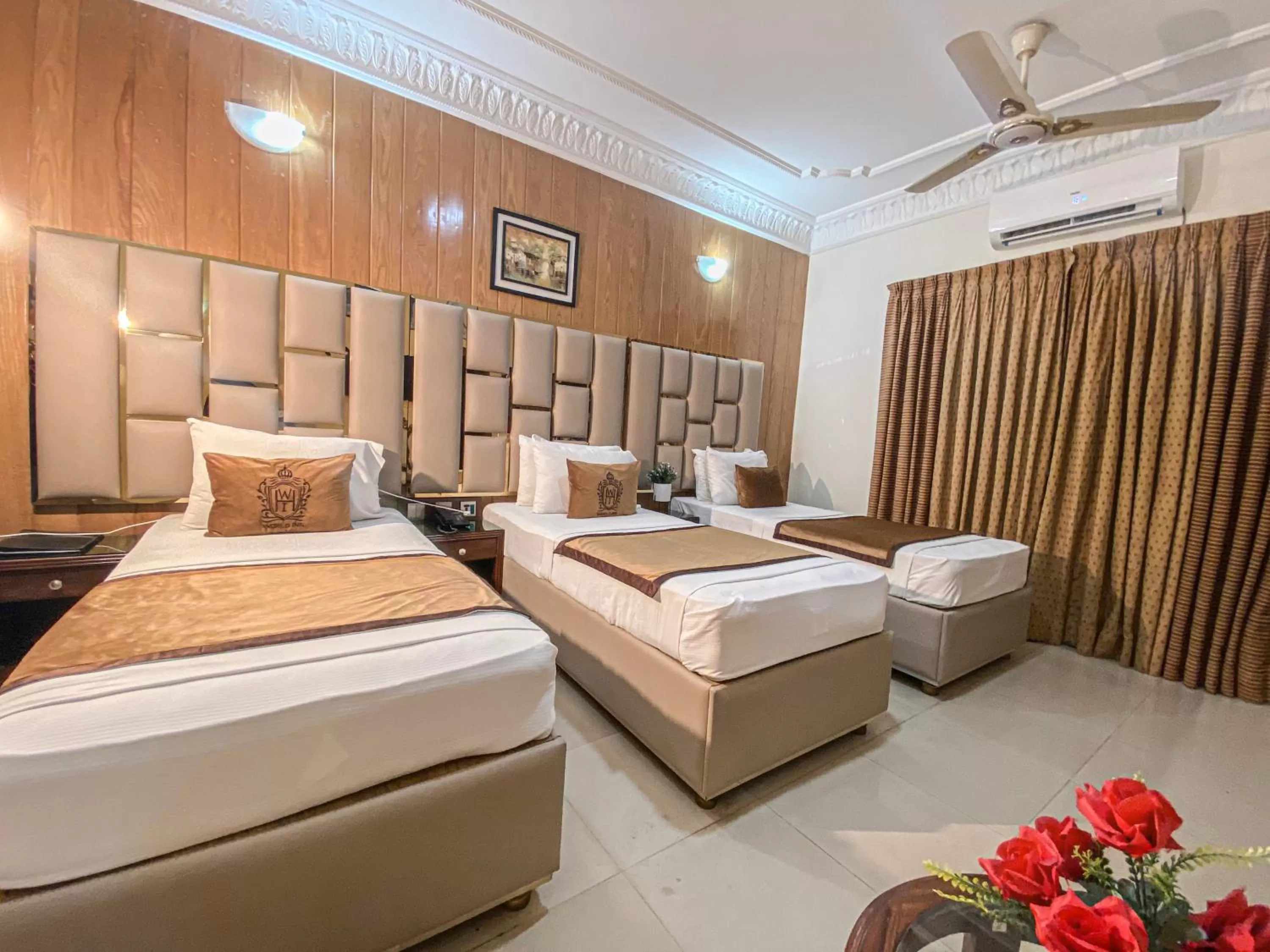 Bed in World Inn Karachi