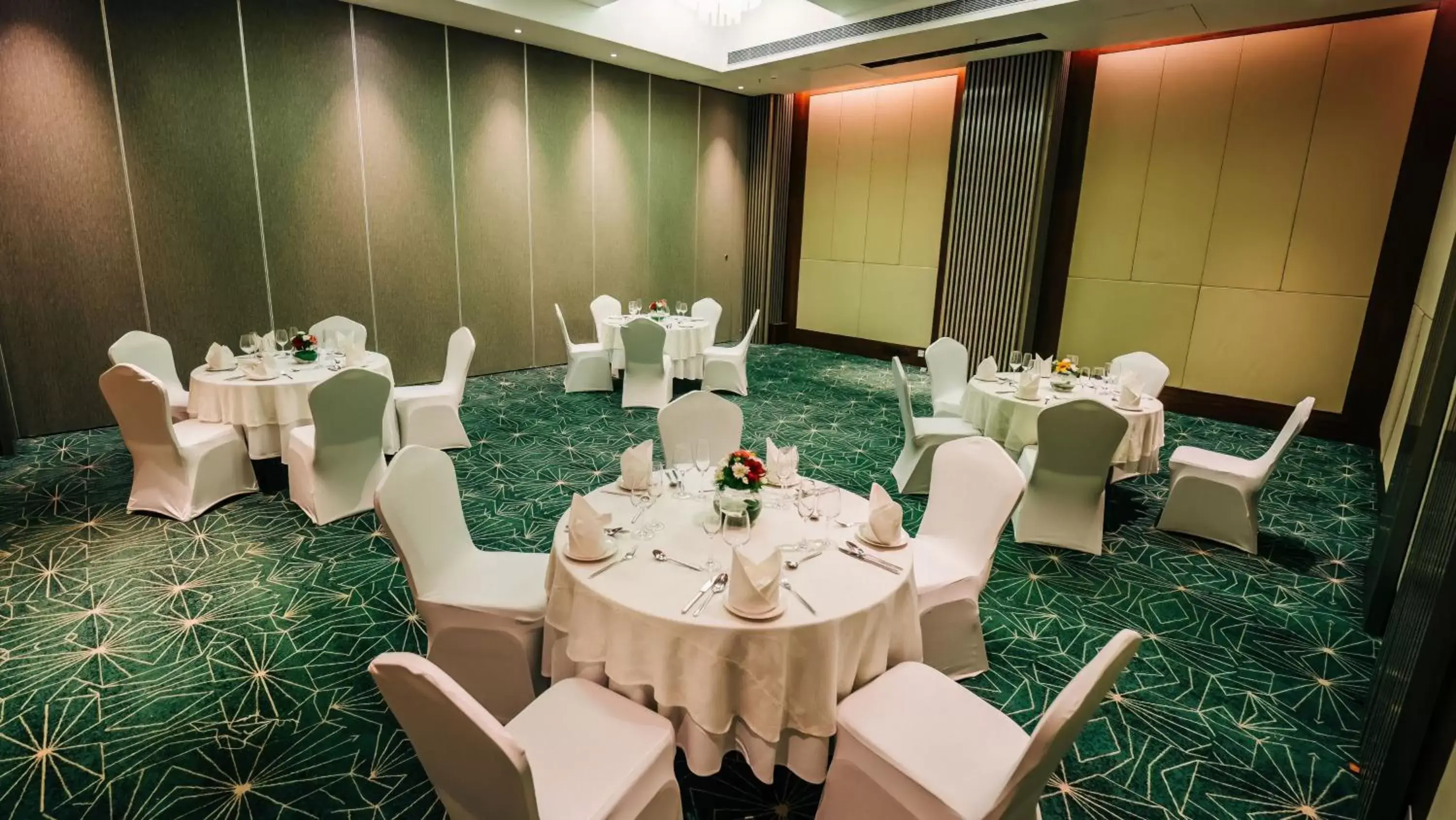 Banquet/Function facilities, Banquet Facilities in Holiday Inn Goa Candolim