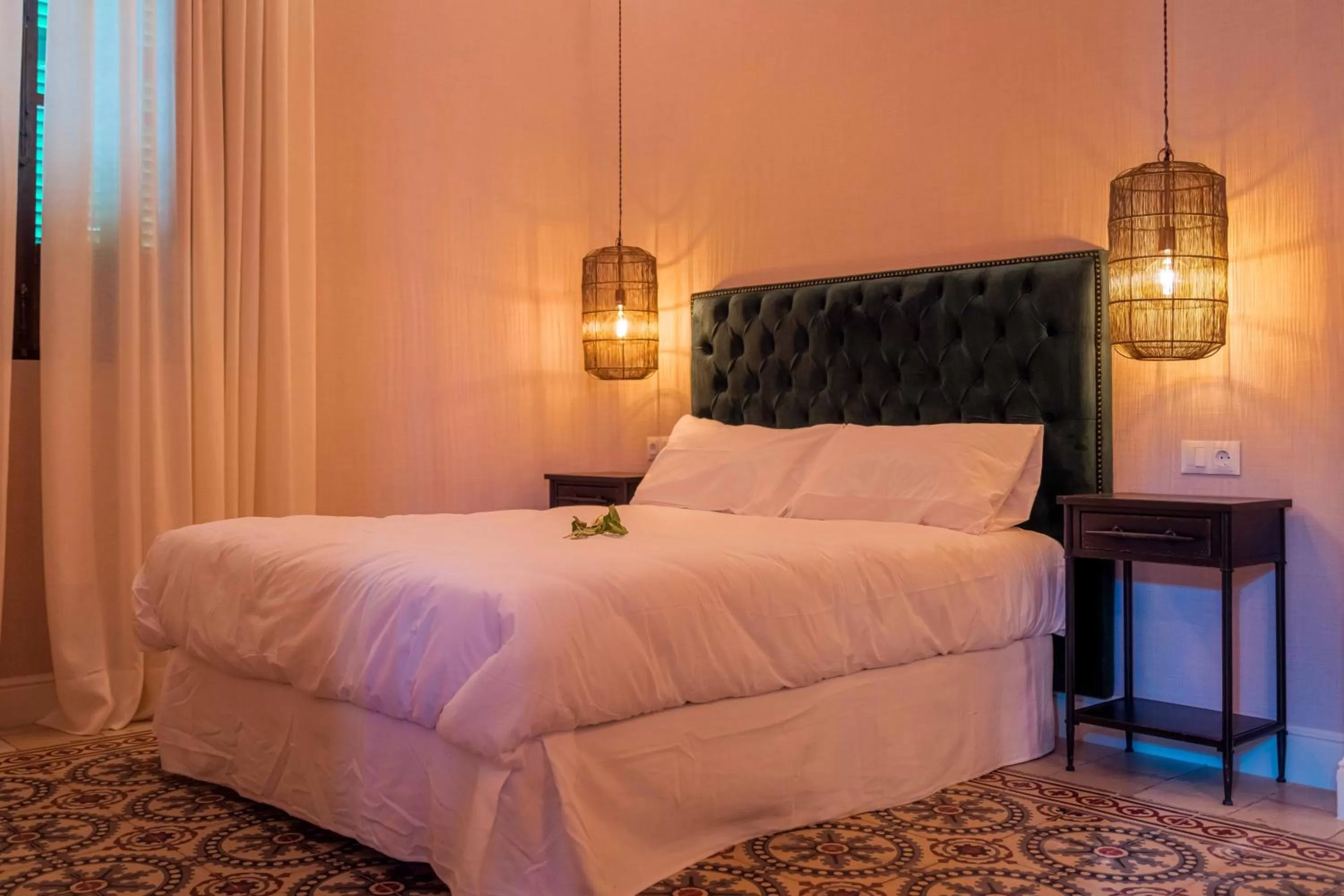 Photo of the whole room, Bed in CANDIL SUITE Realejo