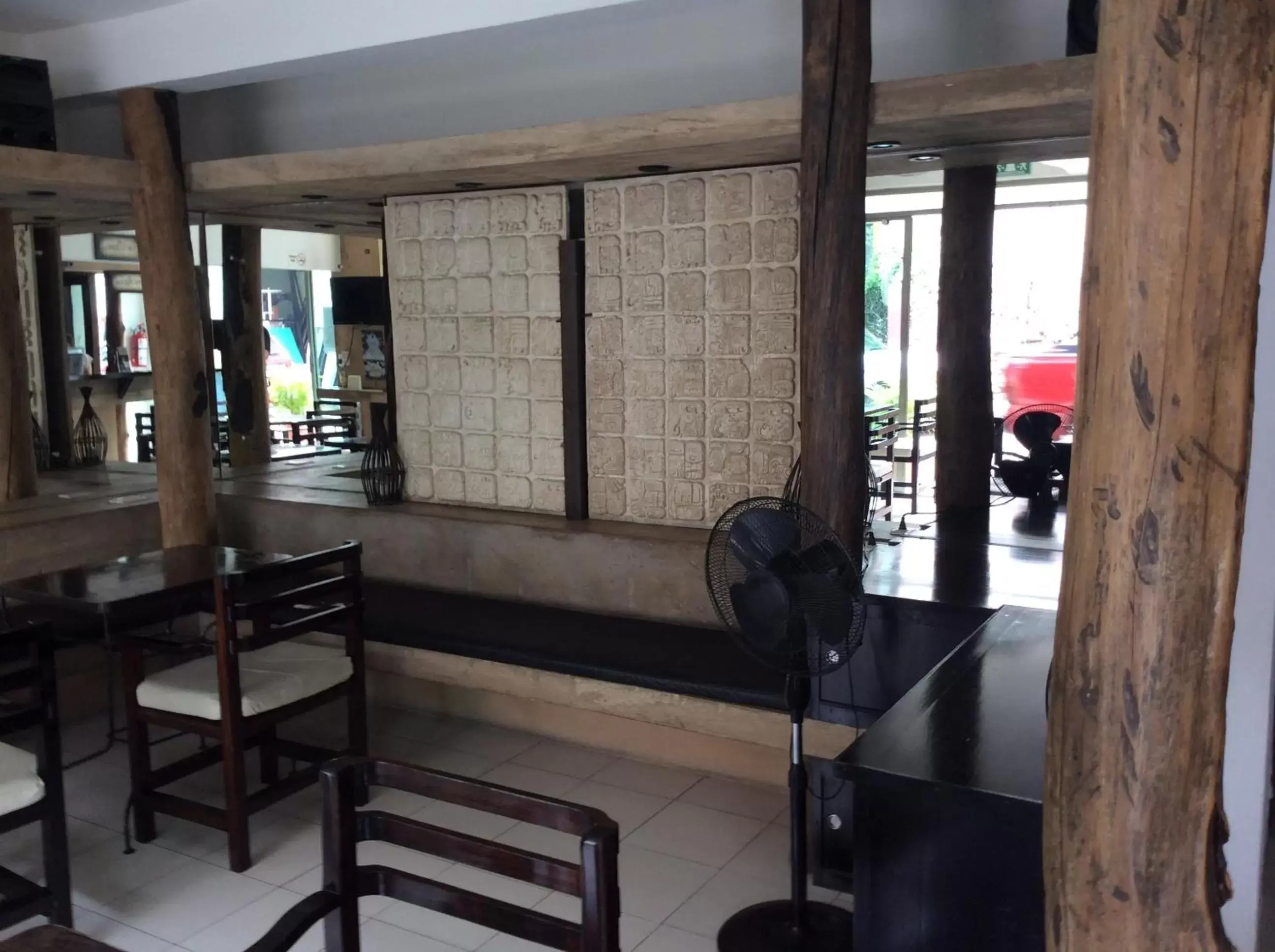 Restaurant/places to eat, Lobby/Reception in Hotel Maya Rue