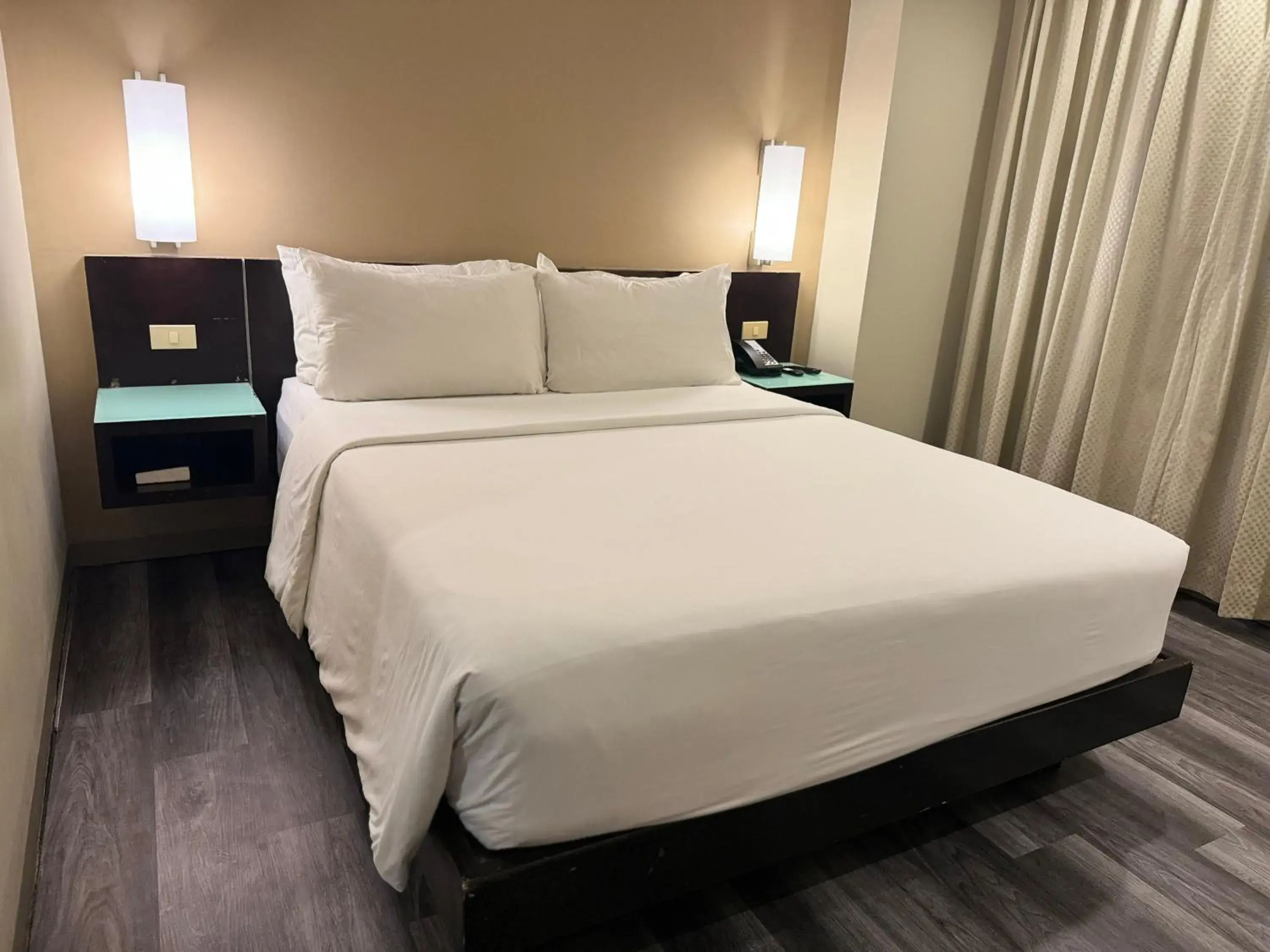 Bed in Circle Inn - Iloilo City Center