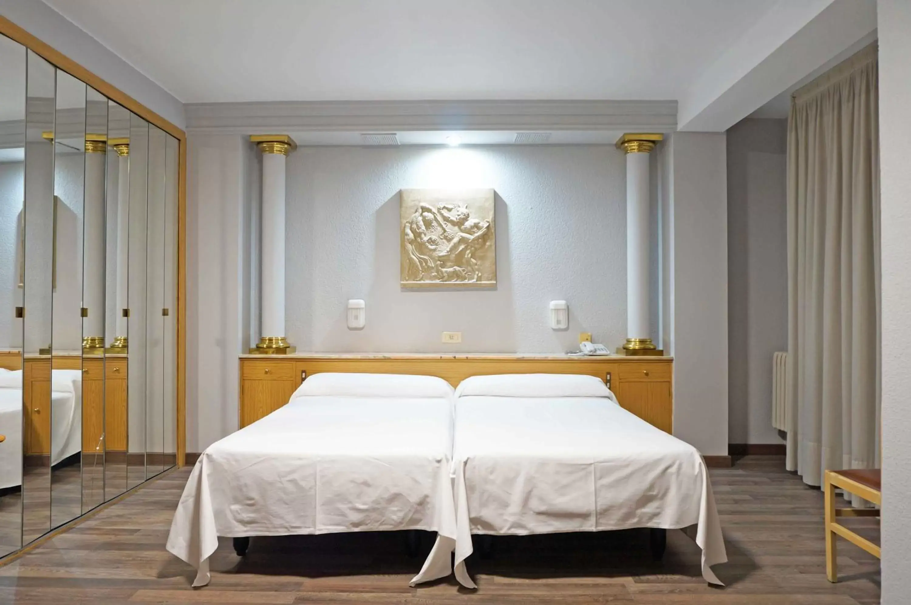 Property building, Bed in Cesaraugusta Property building, Bed in Cesaraugusta