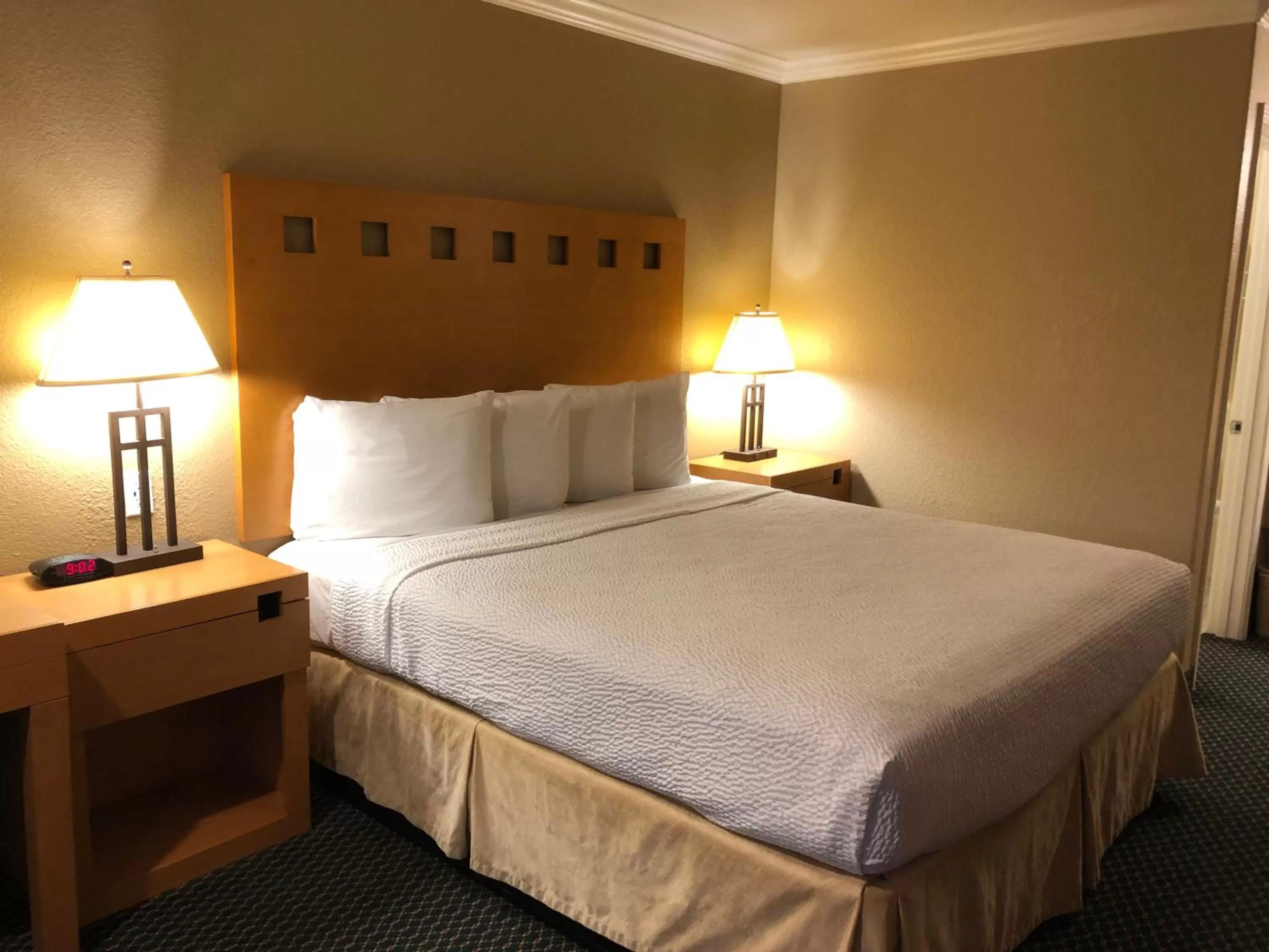 Bed in Lake Point Lodge