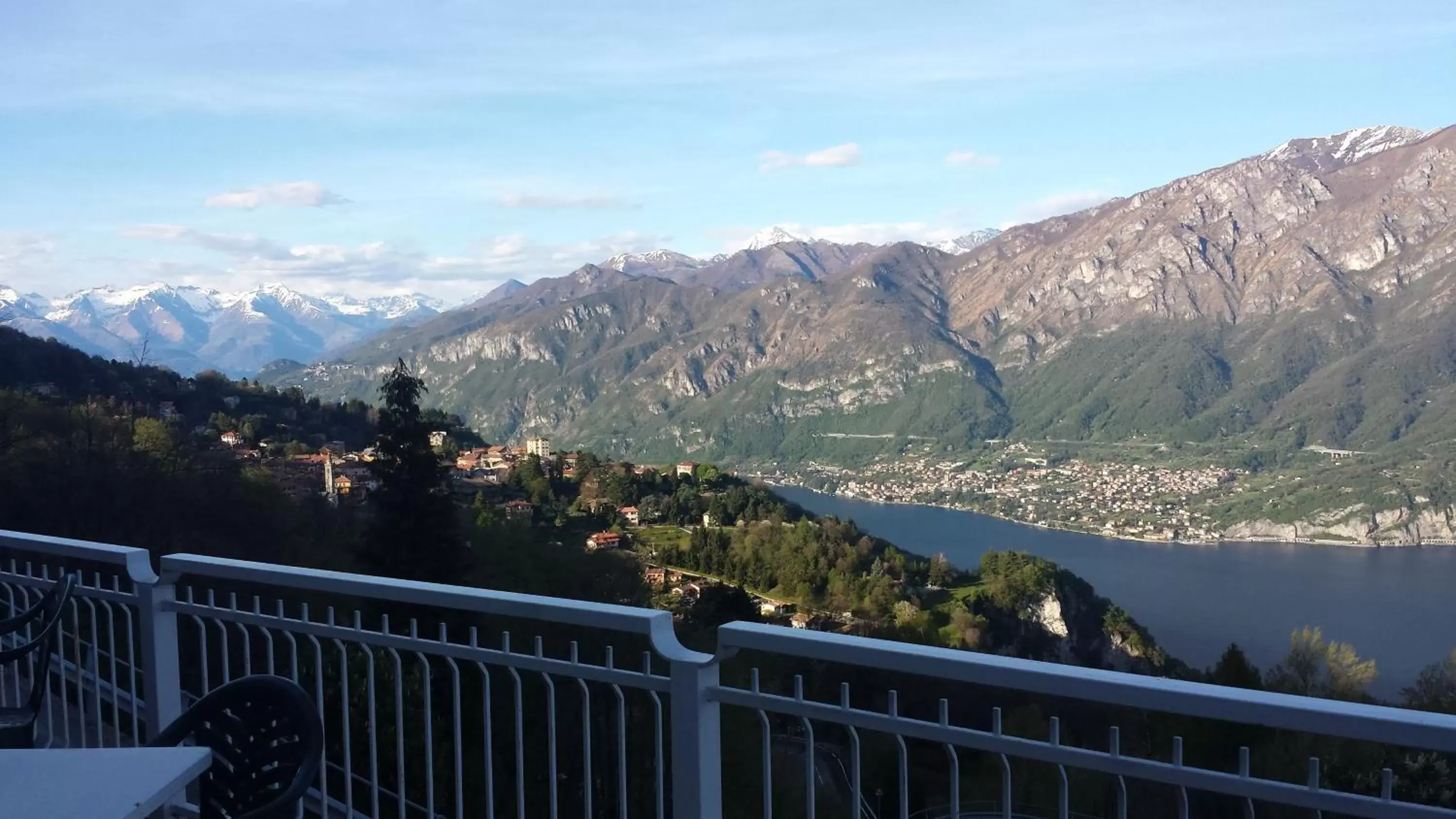 View (from property/room), Mountain View in Hotel Mirabeau