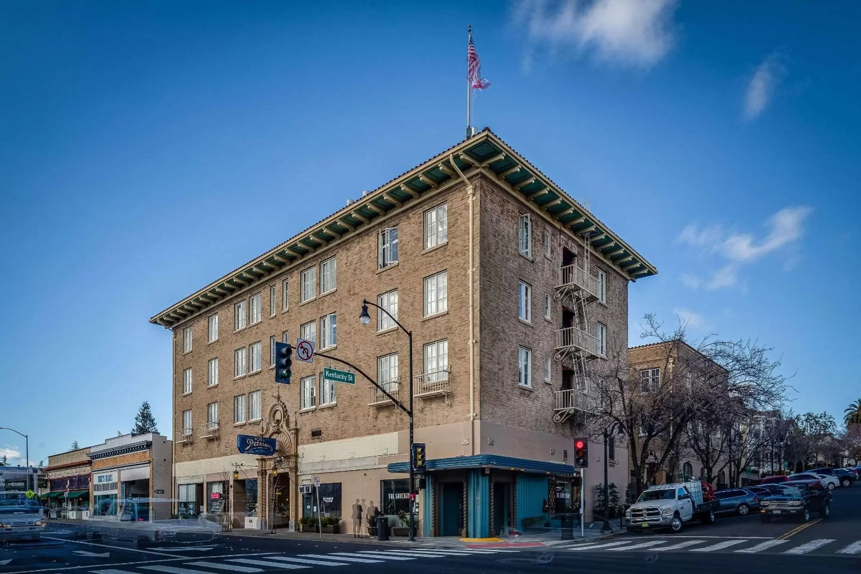 Property Building in Hotel Petaluma, Ascend Hotel Collection