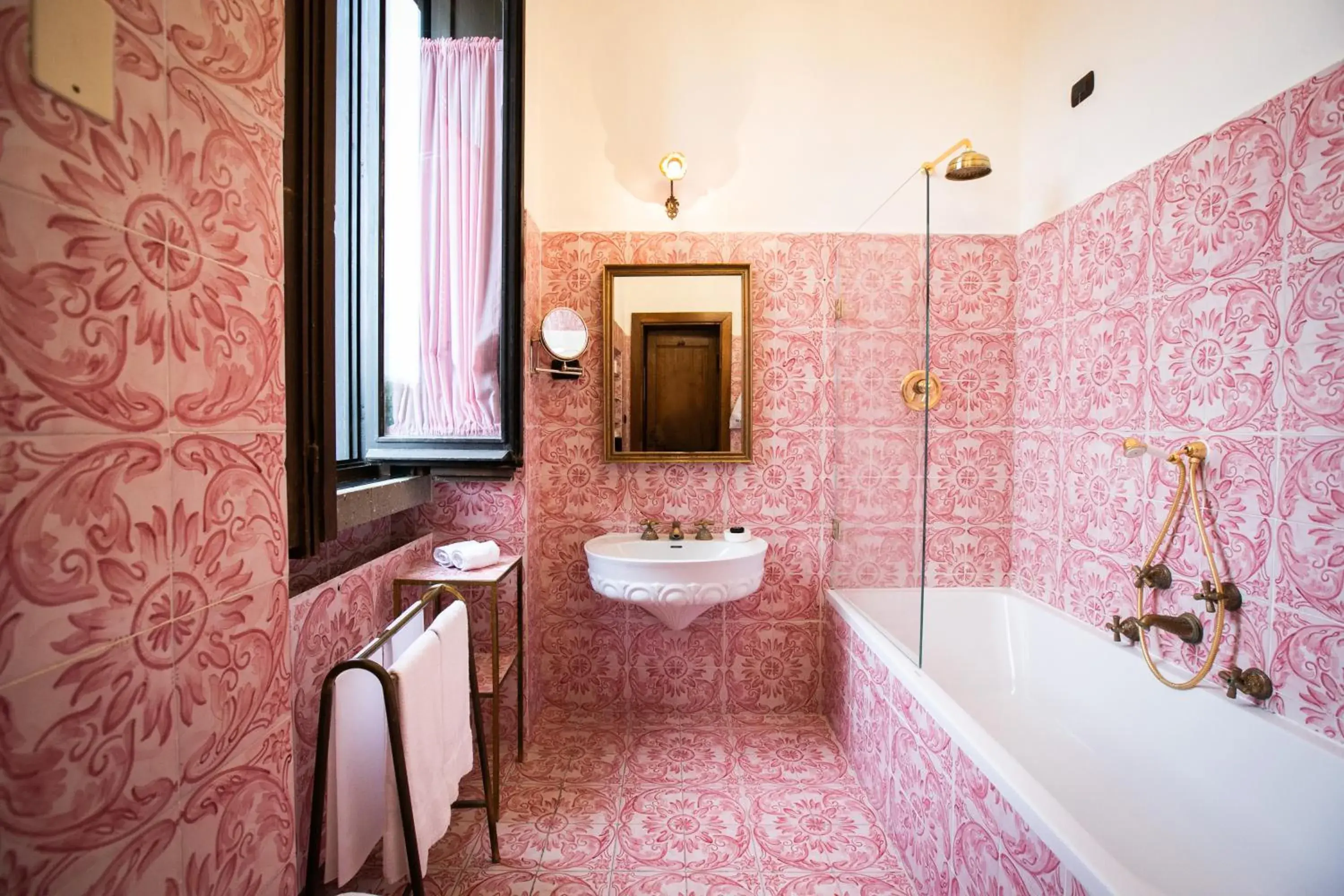 Bathroom in La Posta Vecchia Hotel