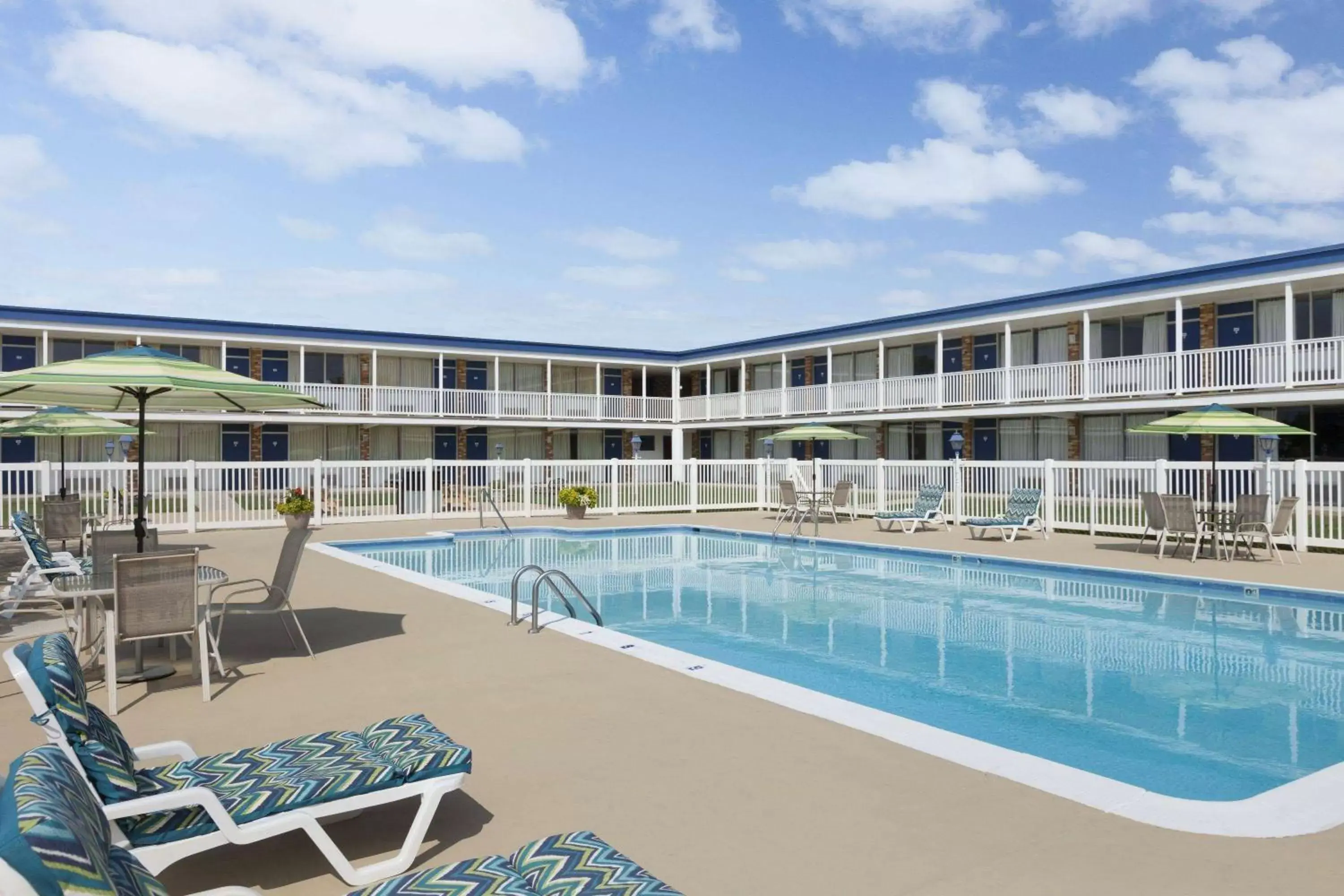 Pool view, Swimming Pool in Days Inn by Wyndham Waynesboro