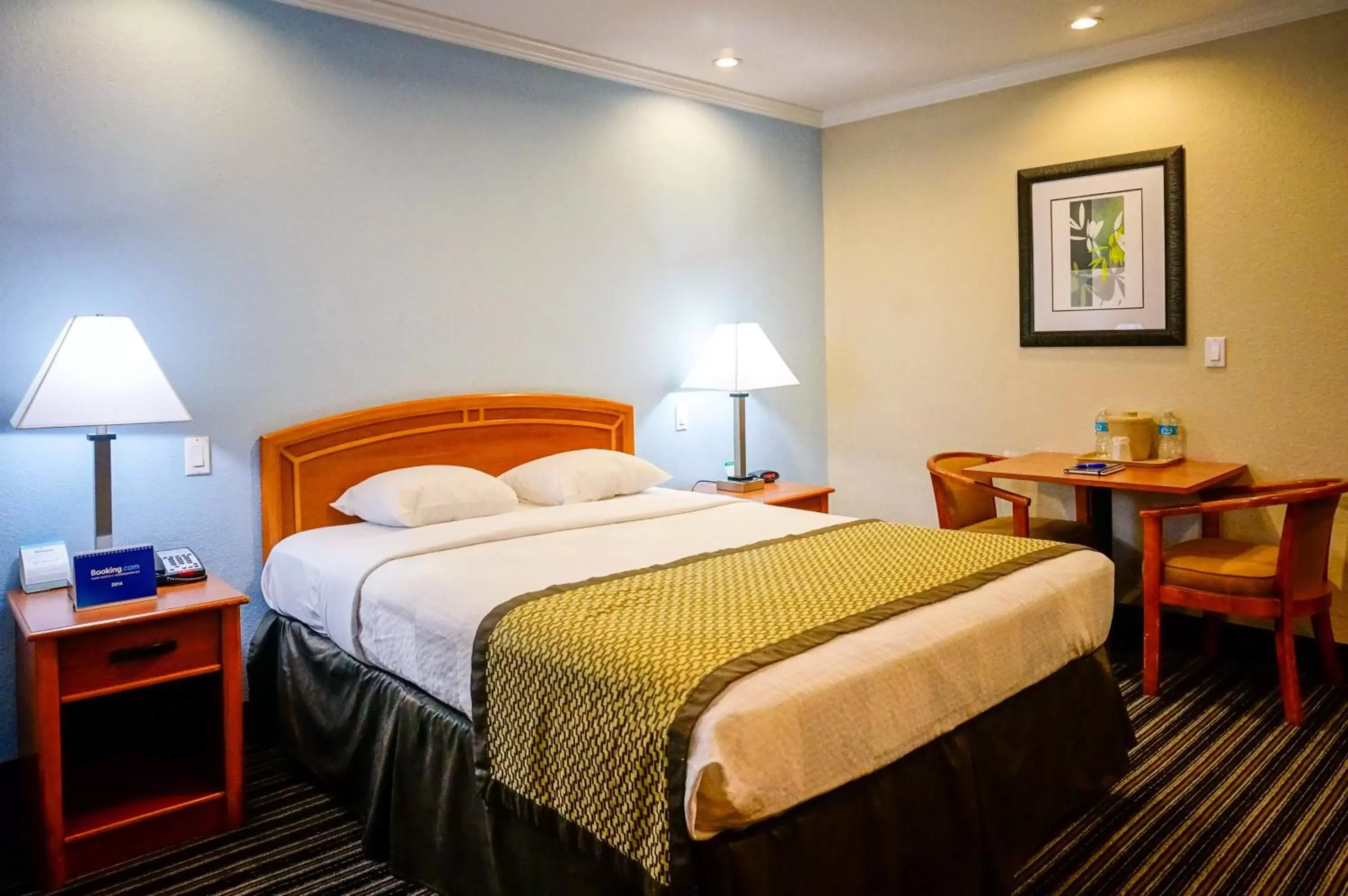 Bedroom, Bed in Hotel Parmani Near Stanford University Bedroom, Bed in Hotel Parmani Near Stanford University