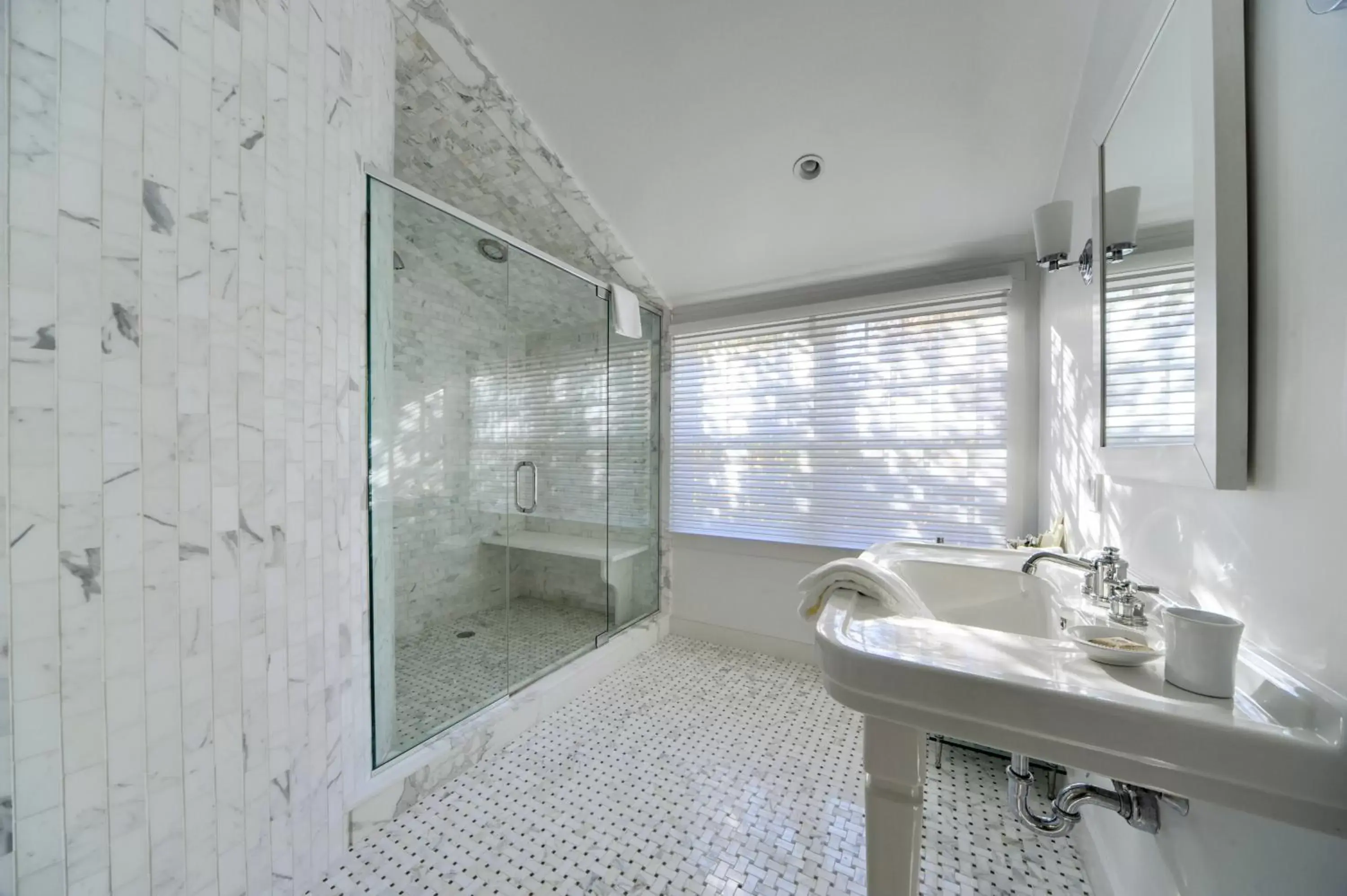 Shower, Bathroom in The Baker House 1650