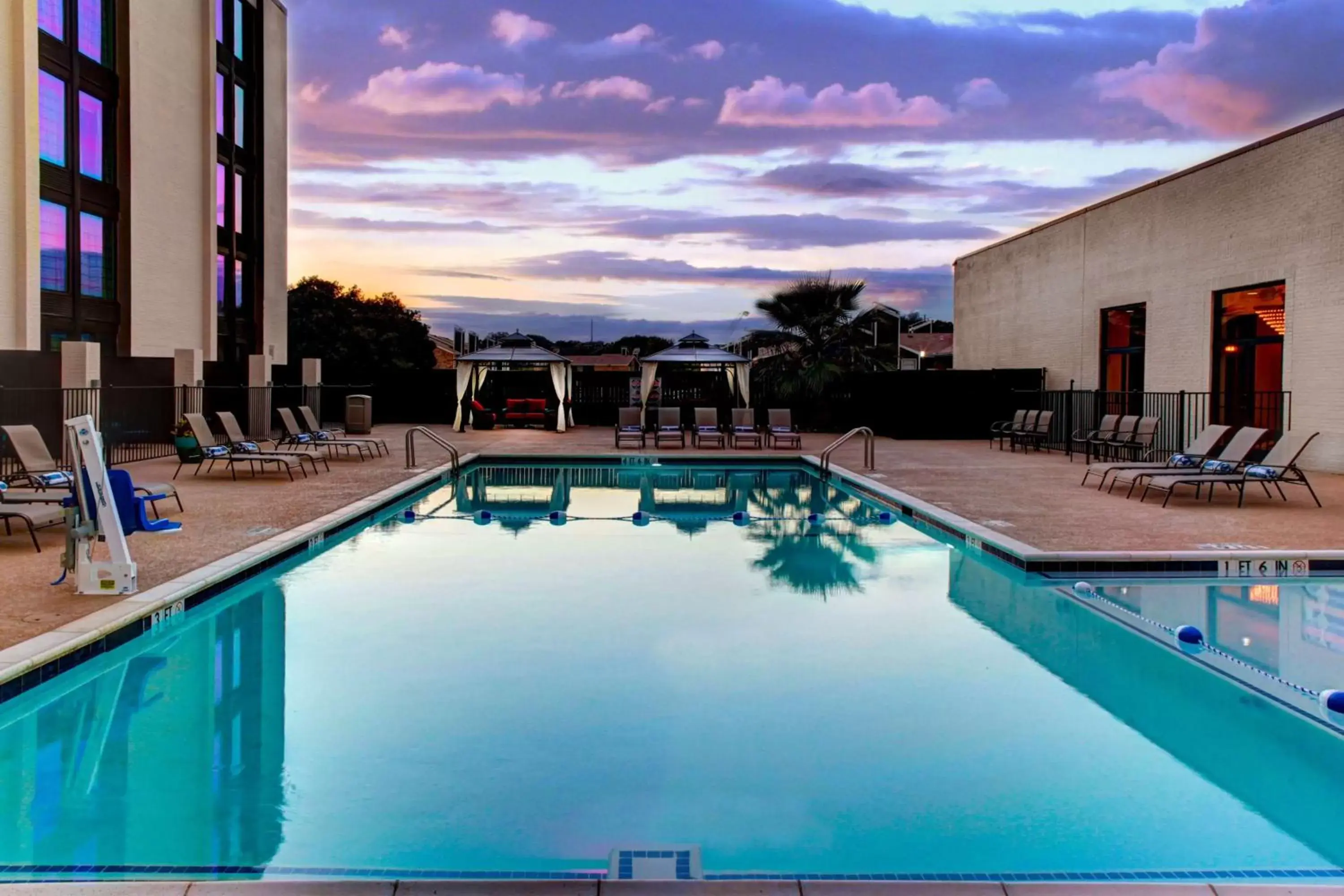 Pool view, Swimming Pool in Doubletree by Hilton Arlington DFW South