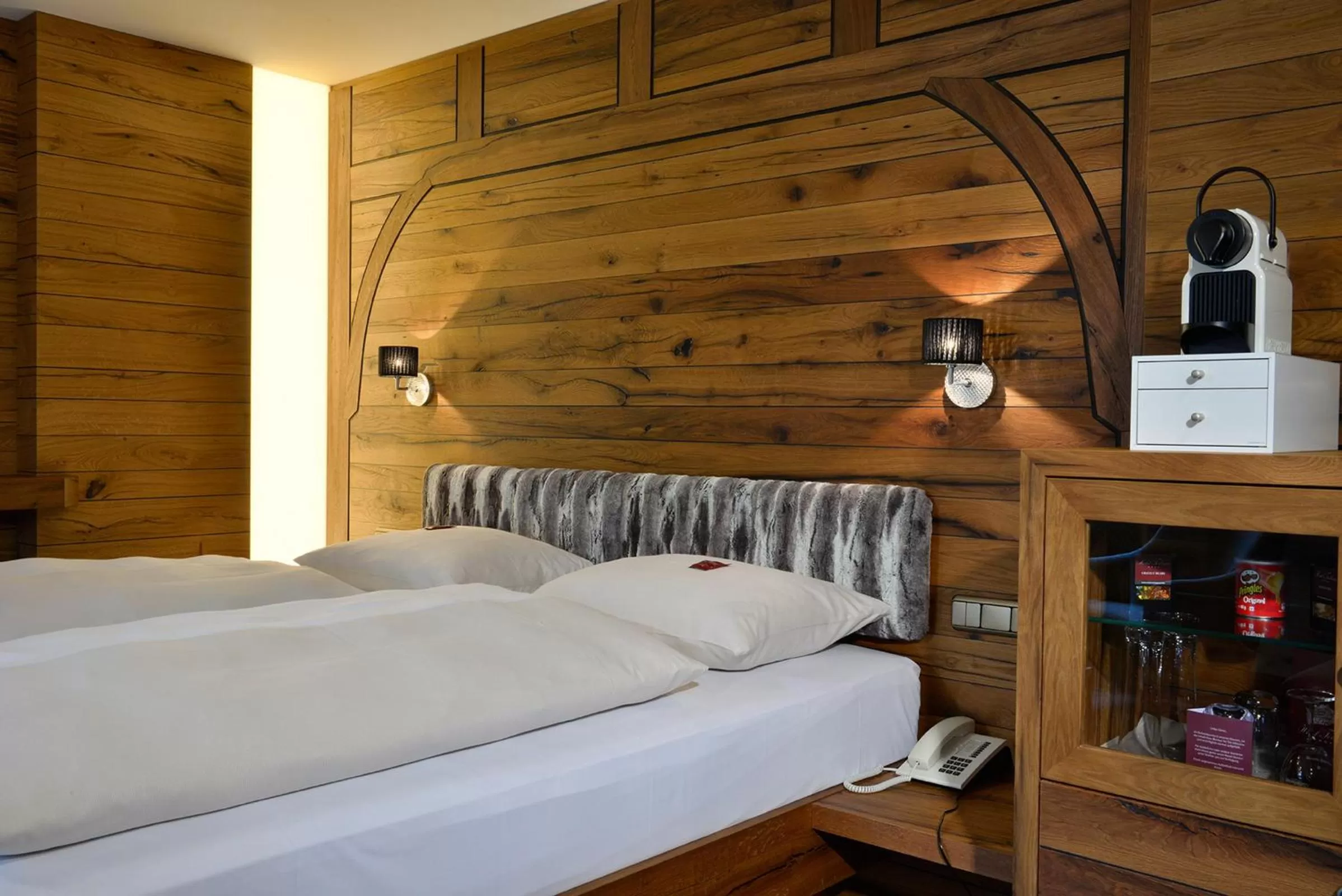 Decorative detail, Bed in Hotel Torbräu