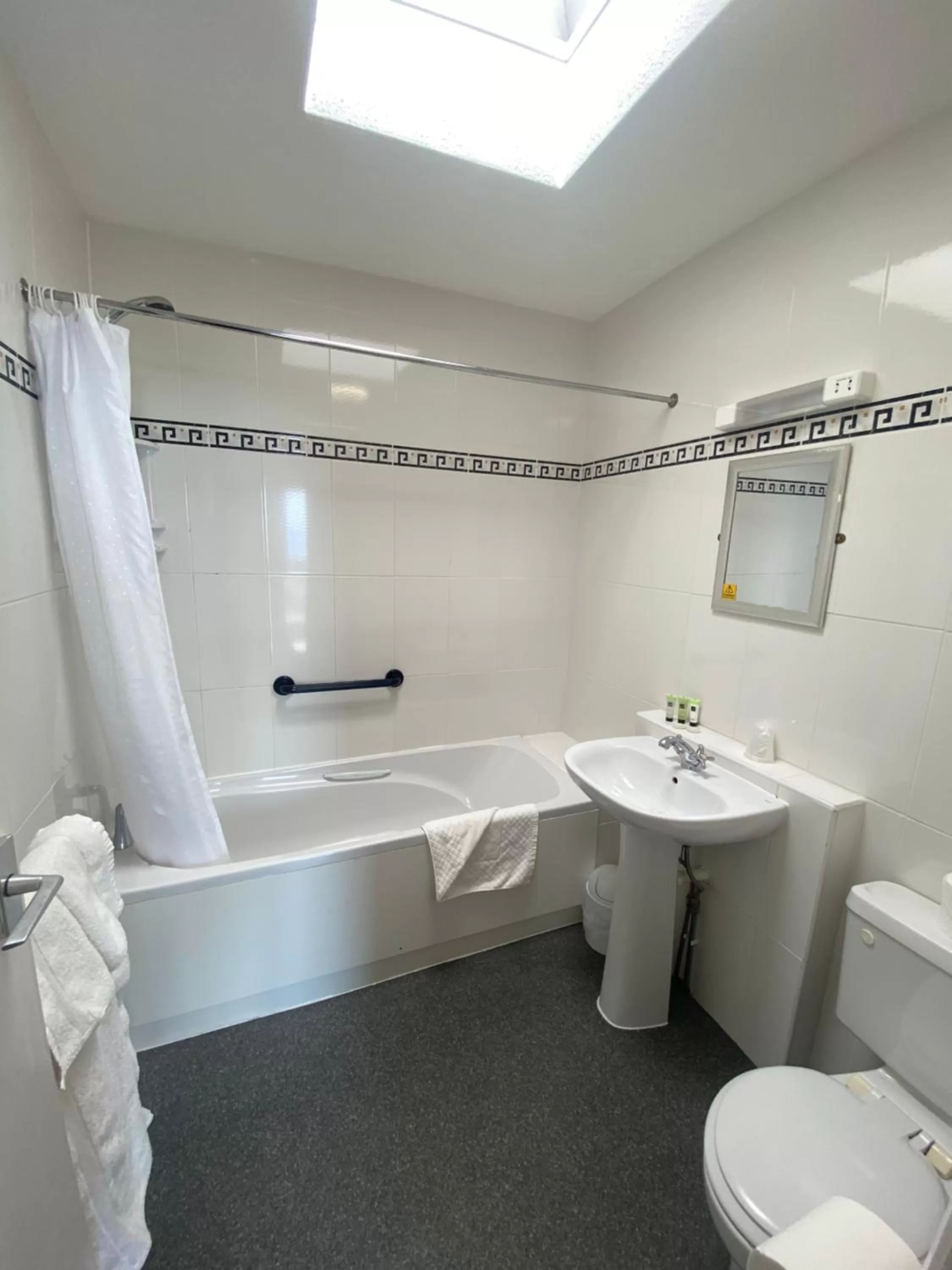 Bathroom in The Riviera Hotel & Apartments - Alum Chine