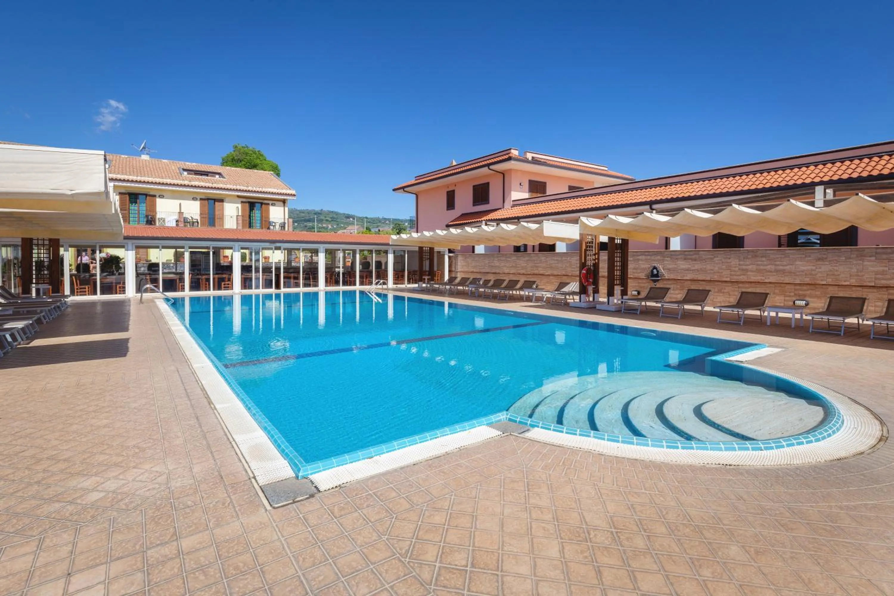 Swimming pool in La Terra Dei Sogni Country Hotel